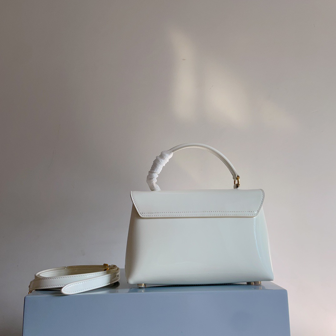 Celine 셀린느 TEEN NINO 탑핸들백 페이턴트 레더 블랙 골드 3