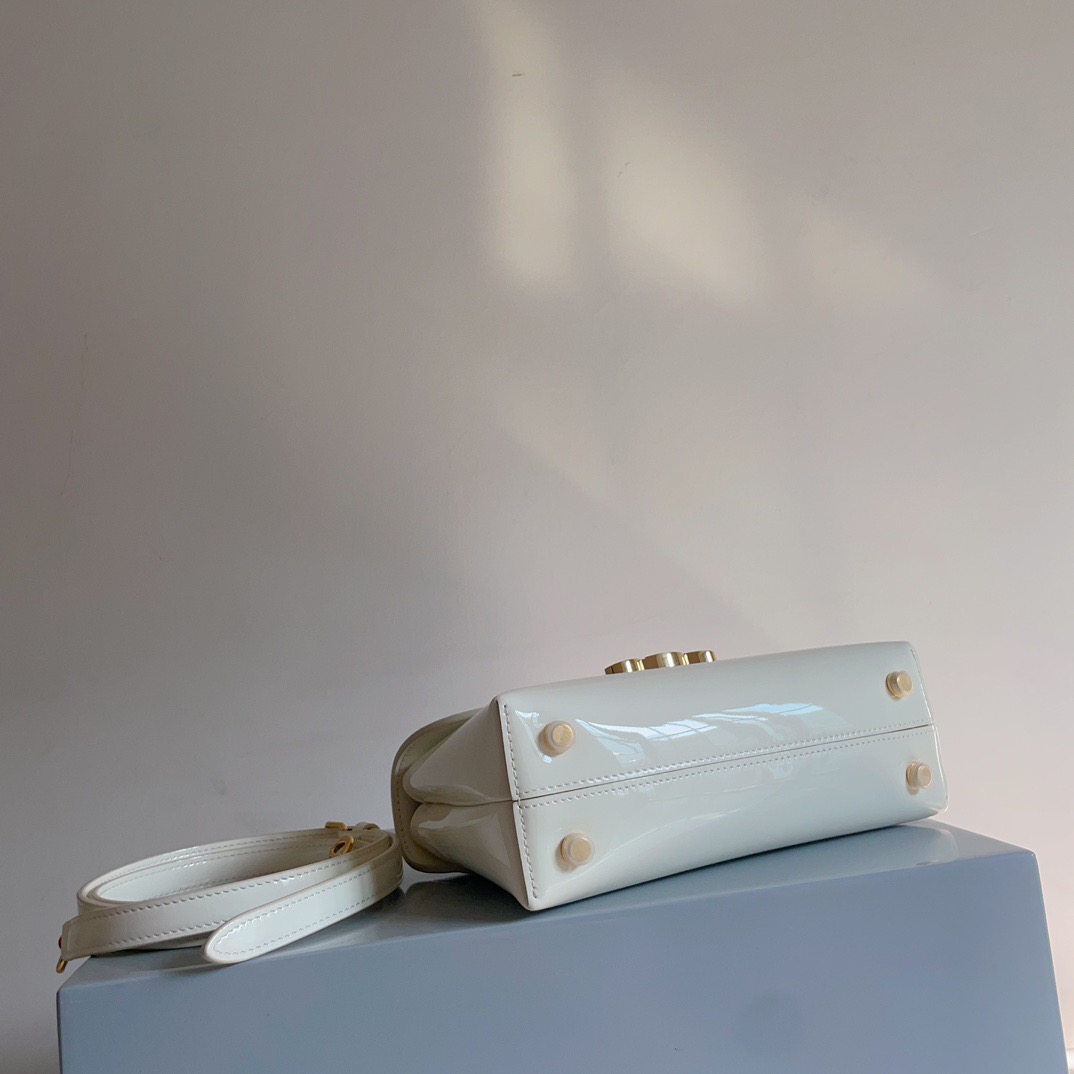 Celine 셀린느 TEEN NINO 탑핸들백 페이턴트 레더 블랙 골드 9