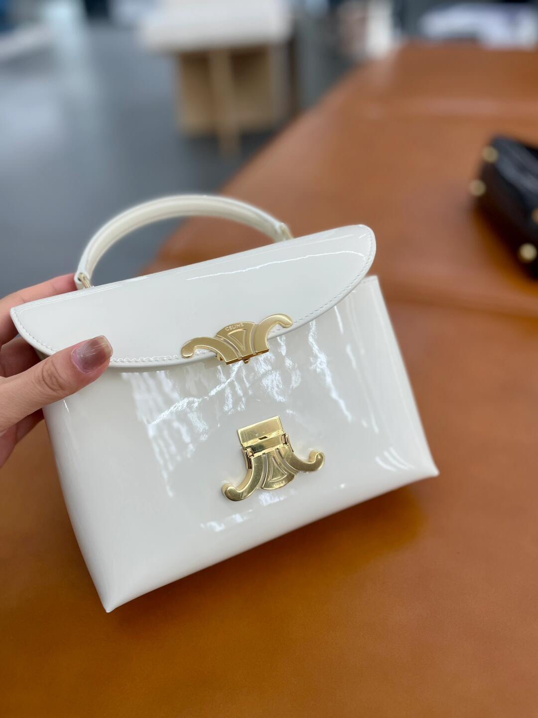 Celine 셀린느 TEEN NINO 탑핸들백 페이턴트 레더 블랙 골드 11