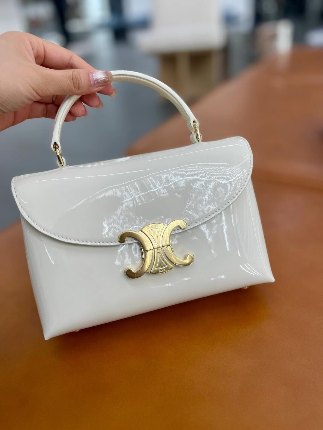 Celine 셀린느 TEEN NINO 탑핸들백 페이턴트 레더 블랙 골드 12