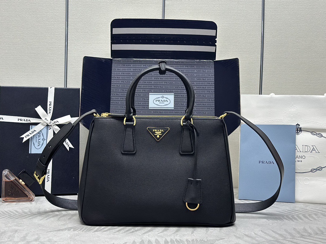 Prada 프라다 1BA274 트리플 컴파트먼트 토트백 그레인드 카프스킨 블랙 골드 1