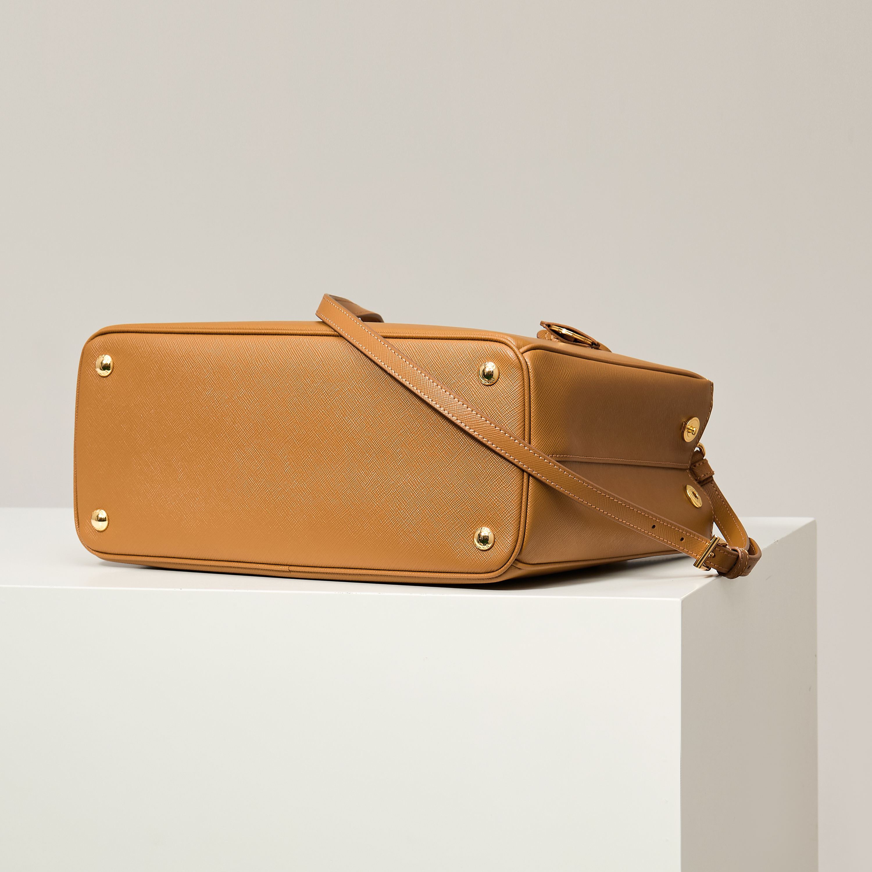 Prada 프라다 갤러리아 1BA274 사피아노 레더 누드 베이지 토트백 32cm 4