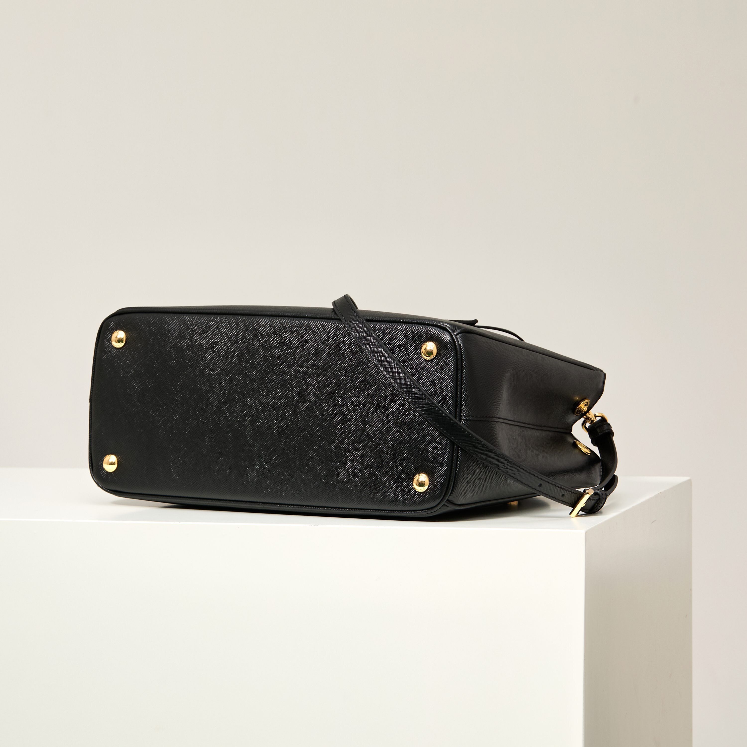 Prada 프라다 갤러리아 1BA274 사피아노 레더 누드 블랙 토트백 32cm 4