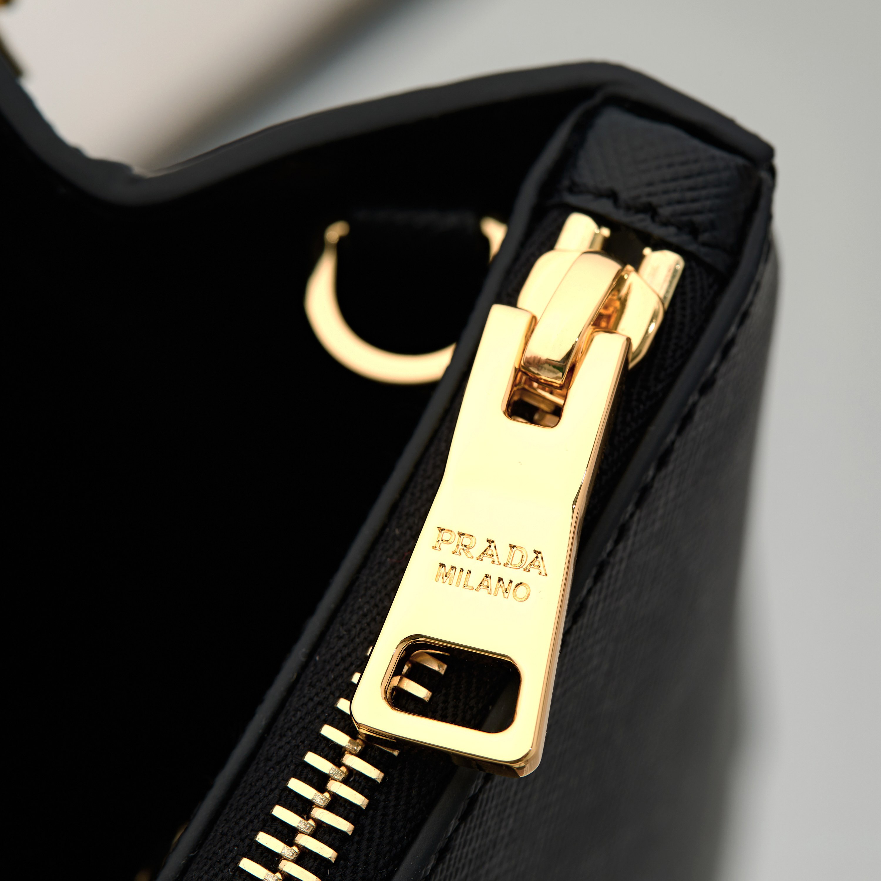 Prada 프라다 갤러리아 1BA274 사피아노 레더 누드 블랙 토트백 32cm 7