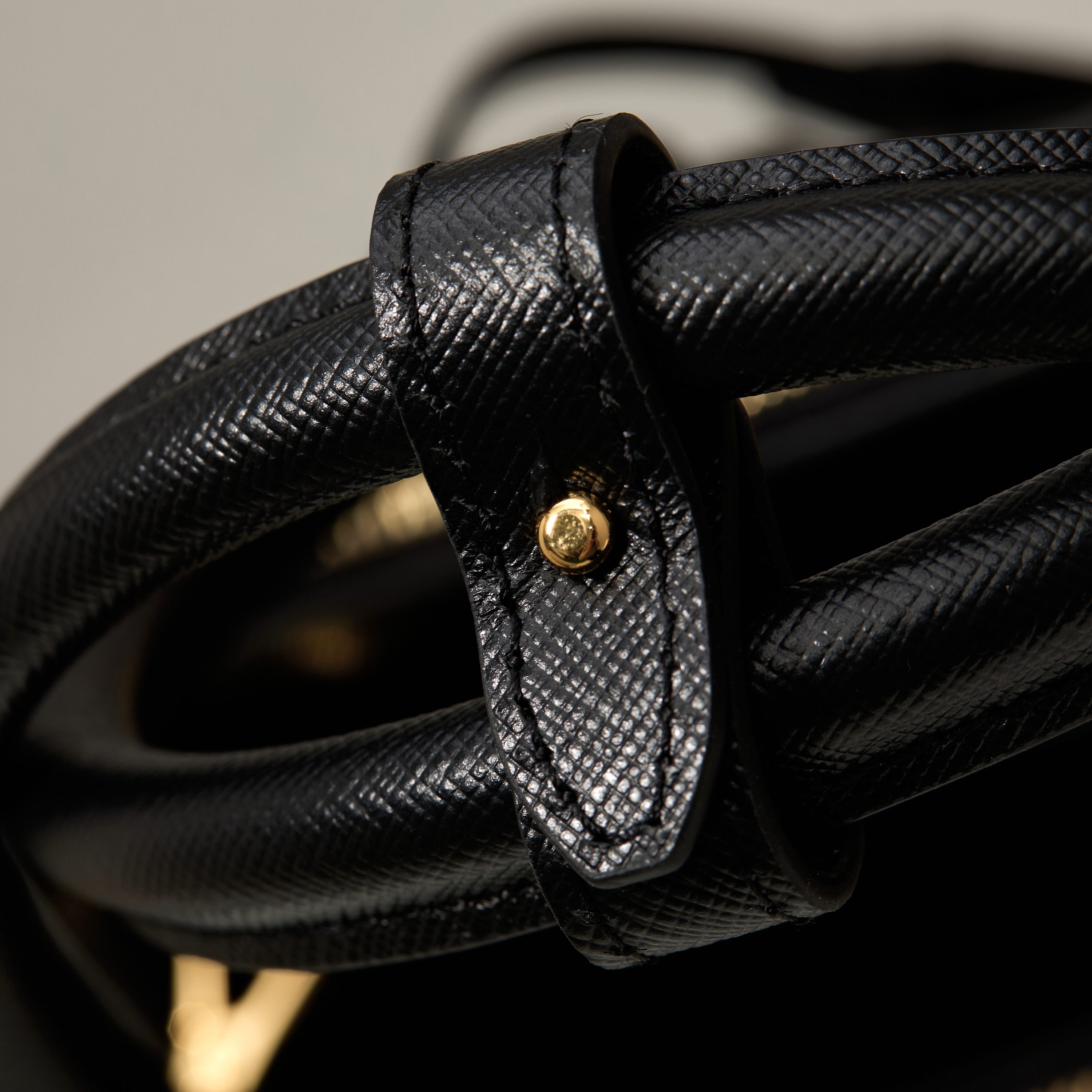 Prada 프라다 갤러리아 1BA274 사피아노 레더 누드 블랙 토트백 32cm 15