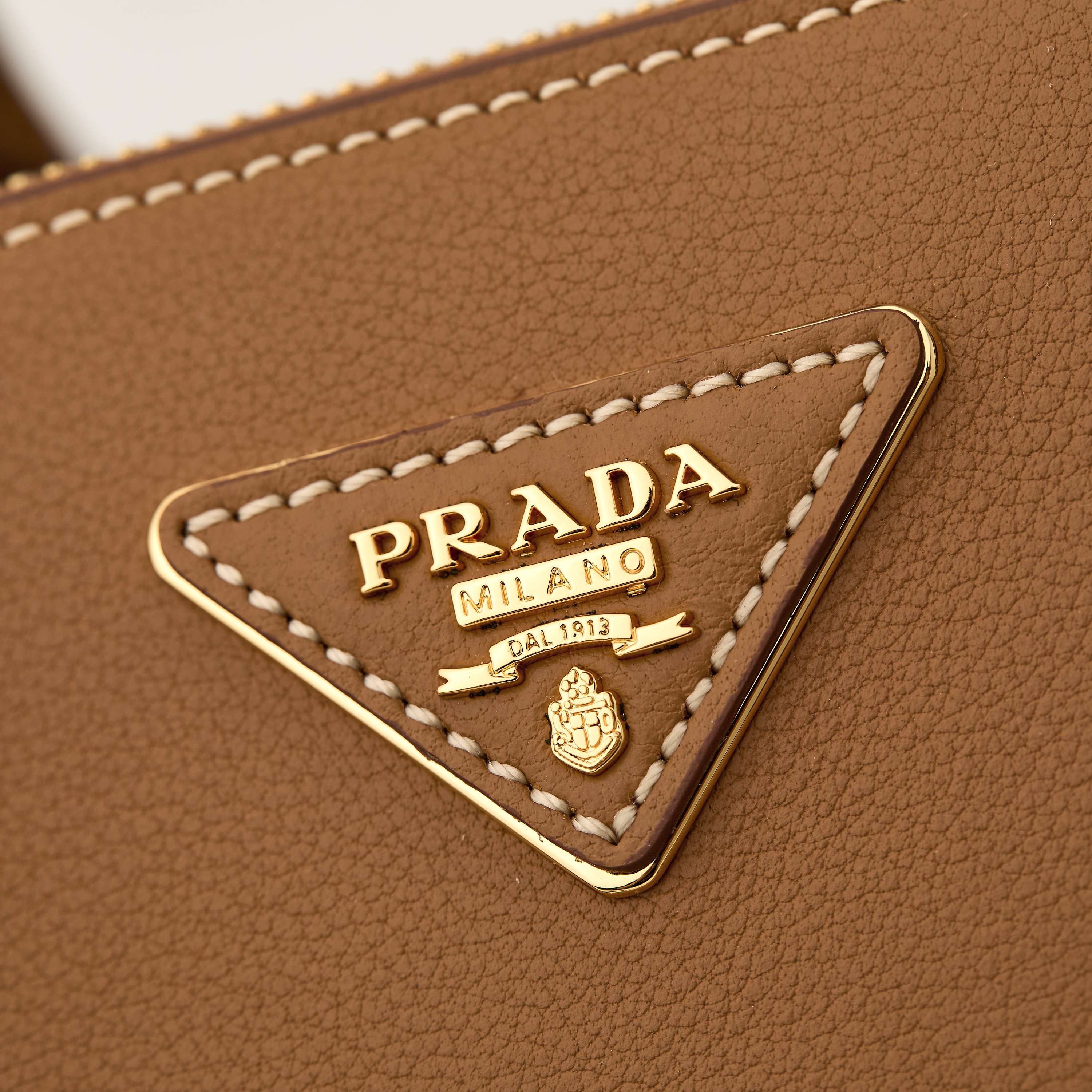 Prada 프라다 1BA274 사피아노 레더 토트백 카멜 브라운 골드 하드웨어 5