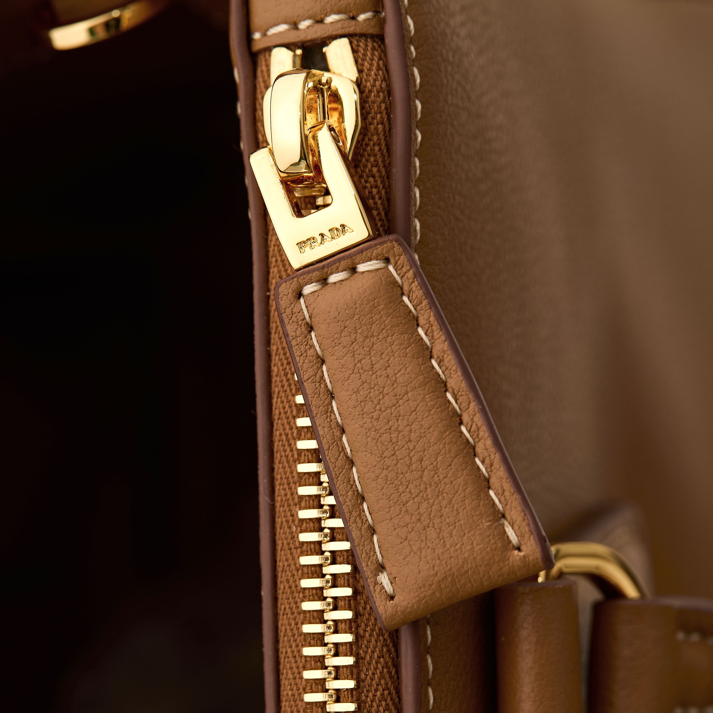 Prada 프라다 1BA274 사피아노 레더 토트백 카멜 브라운 골드 하드웨어 7