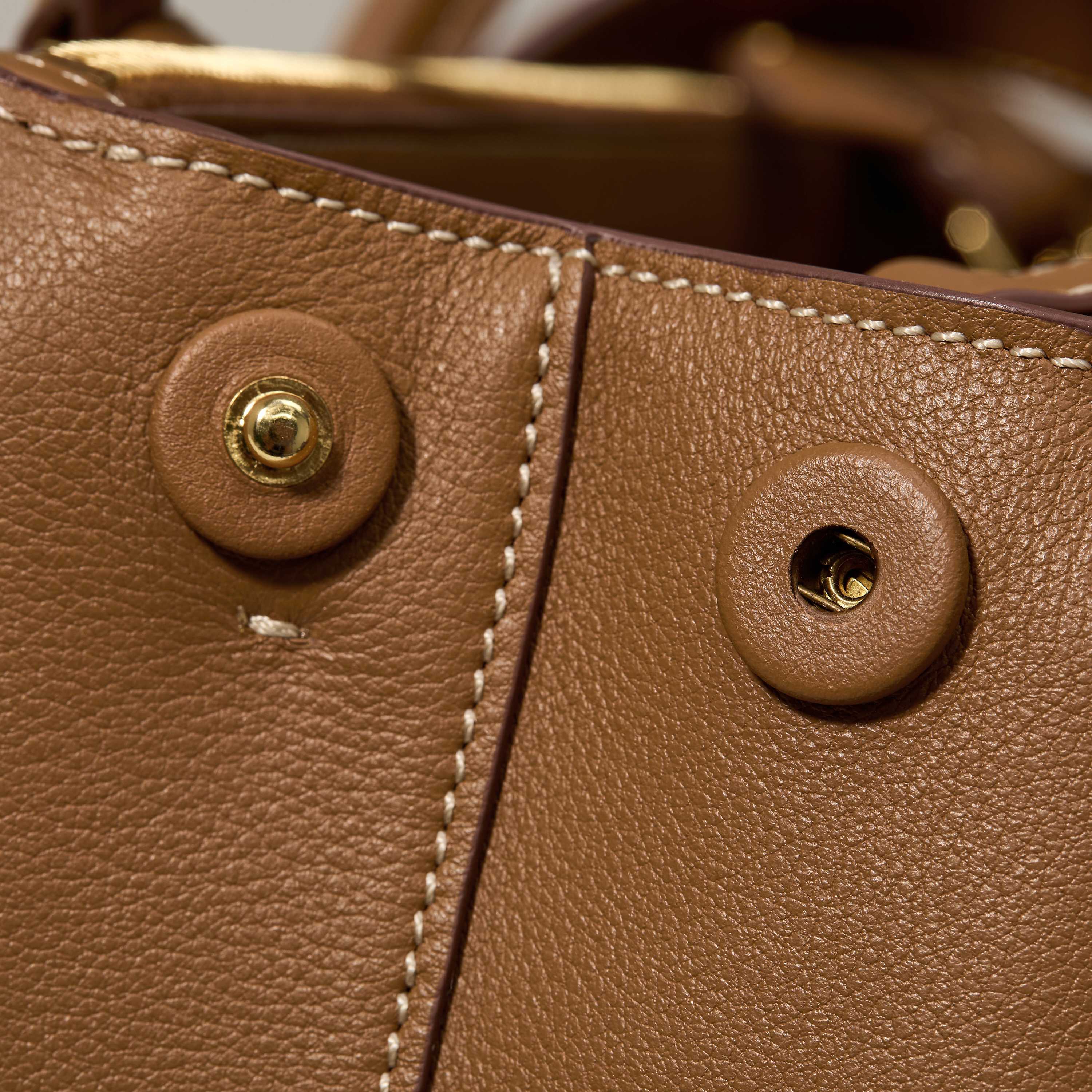 Prada 프라다 1BA274 사피아노 레더 토트백 카멜 브라운 골드 하드웨어 10