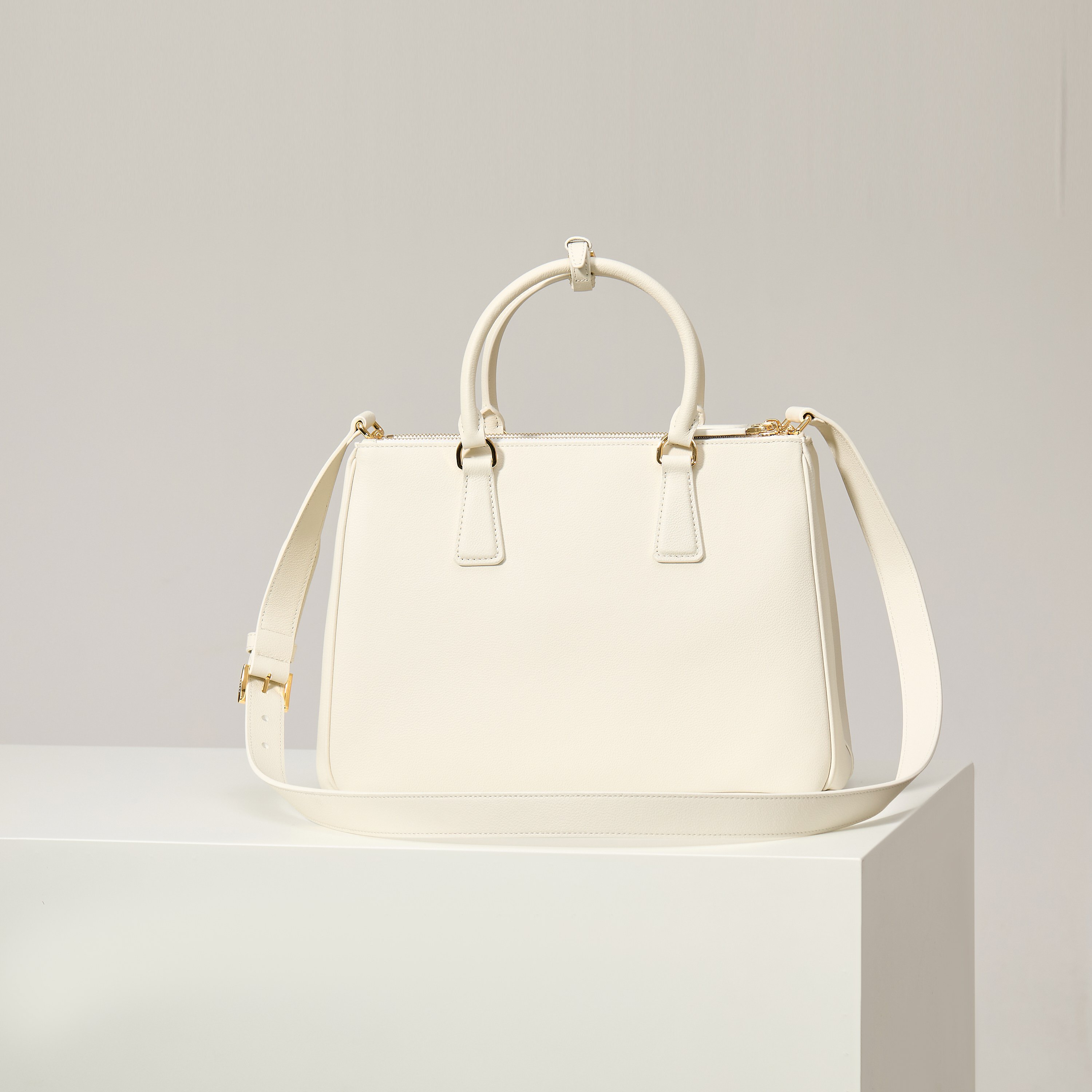 Prada 프라다 1BA274 사피아노 레더 토트백 카멜 브라운 골드 하드웨어 2