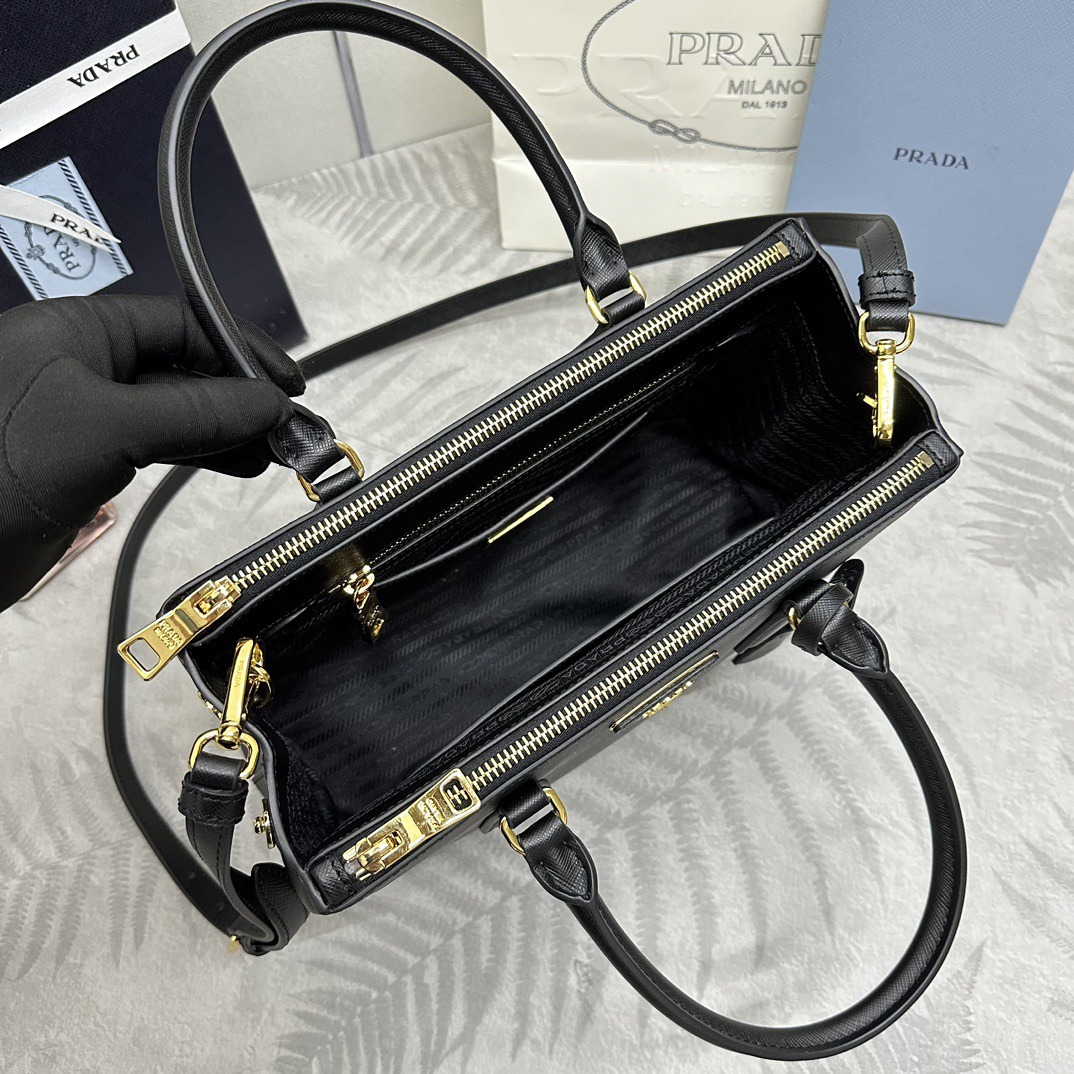 Prada 프라다 1BA863 사피아노 레더 미디엄 토트백 블랙 골드 7