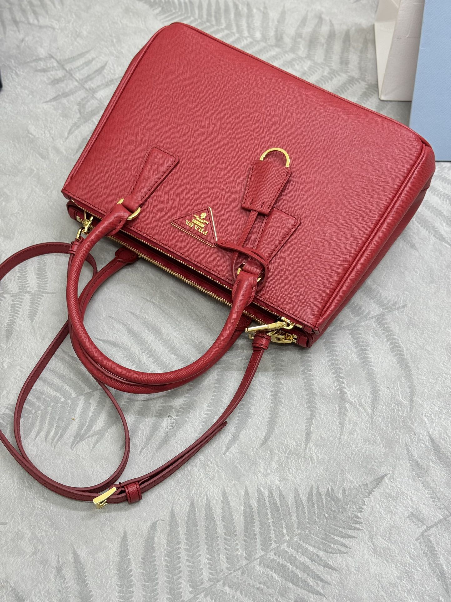 Prada 프라다 1BA863 사피아노 레더 미디엄 토트백 블랙 골드 6