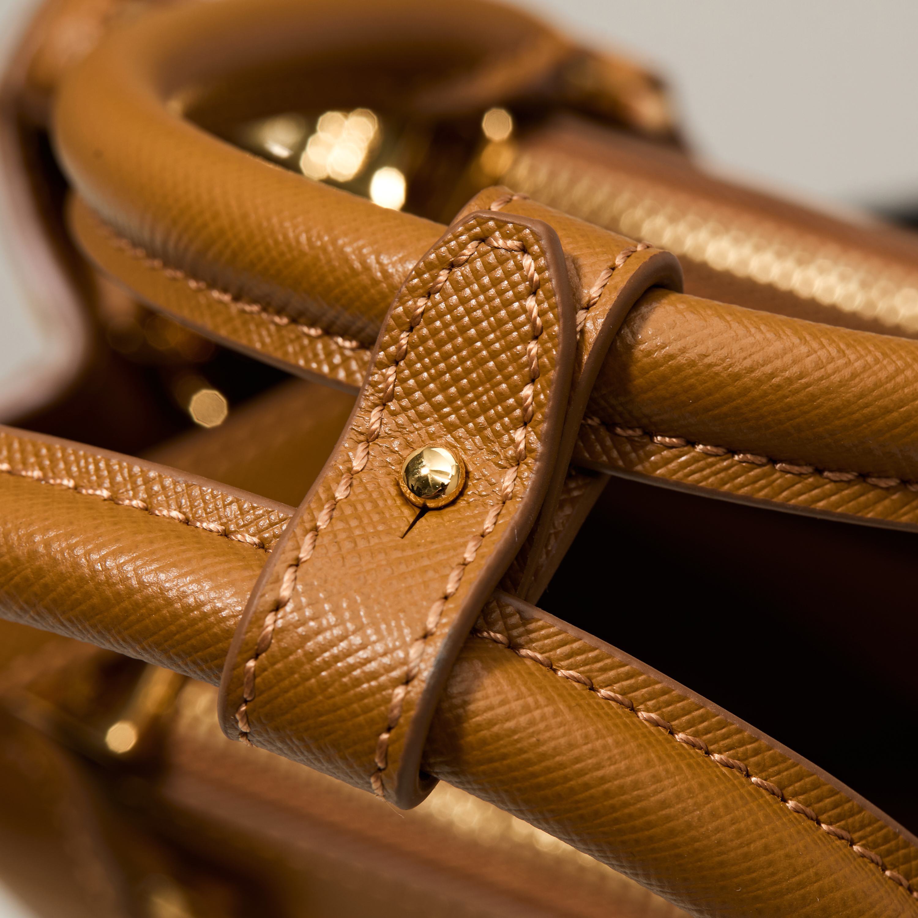 Prada 프라다 갤러리아 미니 탑핸들백 사피아노 레더 캐러멜 브라운 골드 15