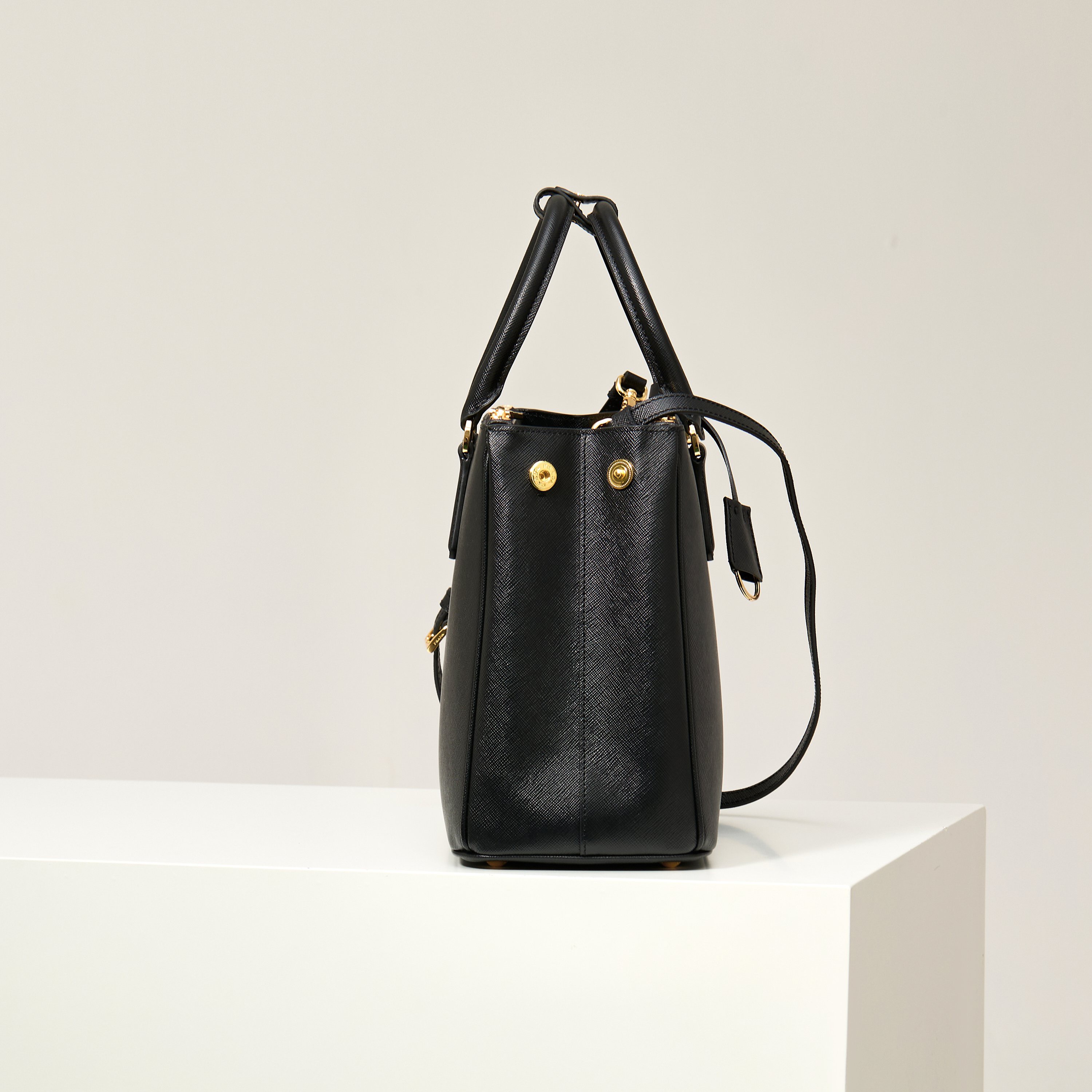 Prada 프라다 갤러리아 미니 탑핸들백 사피아노 레더 캐러멜 브라운 골드 3