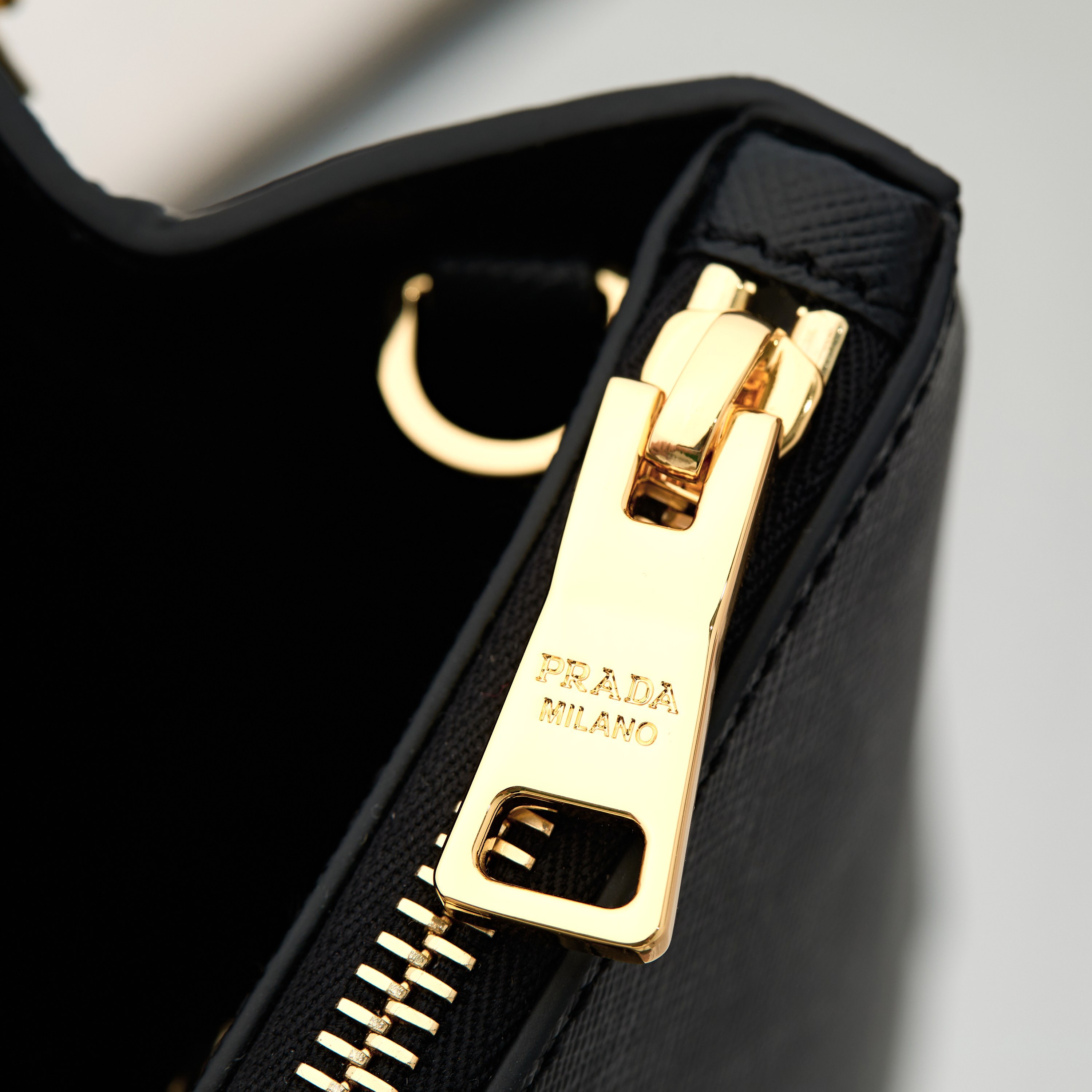 Prada 프라다 갤러리아 미니 탑핸들백 사피아노 레더 캐러멜 브라운 골드 7