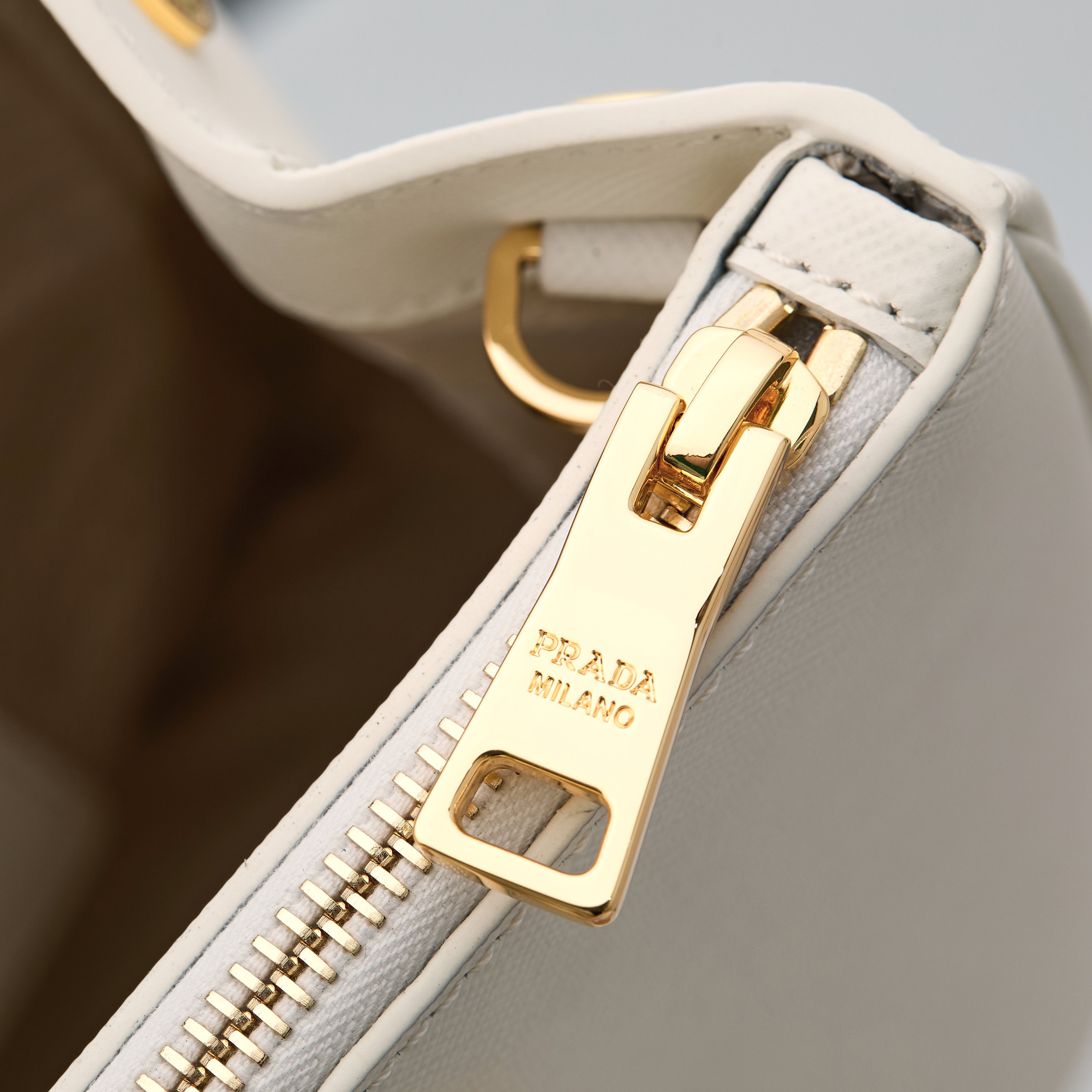 Prada 프라다 갤러리아 미니 탑핸들백 사피아노 레더 캐러멜 브라운 골드 7