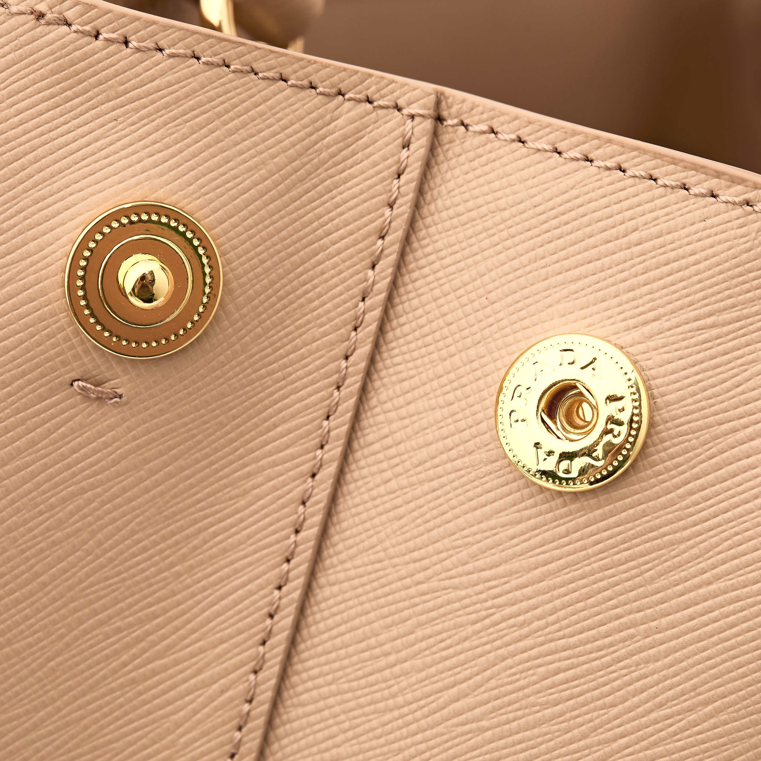 Prada 프라다 갤러리아 미니 탑핸들백 사피아노 레더 캐러멜 브라운 골드 10