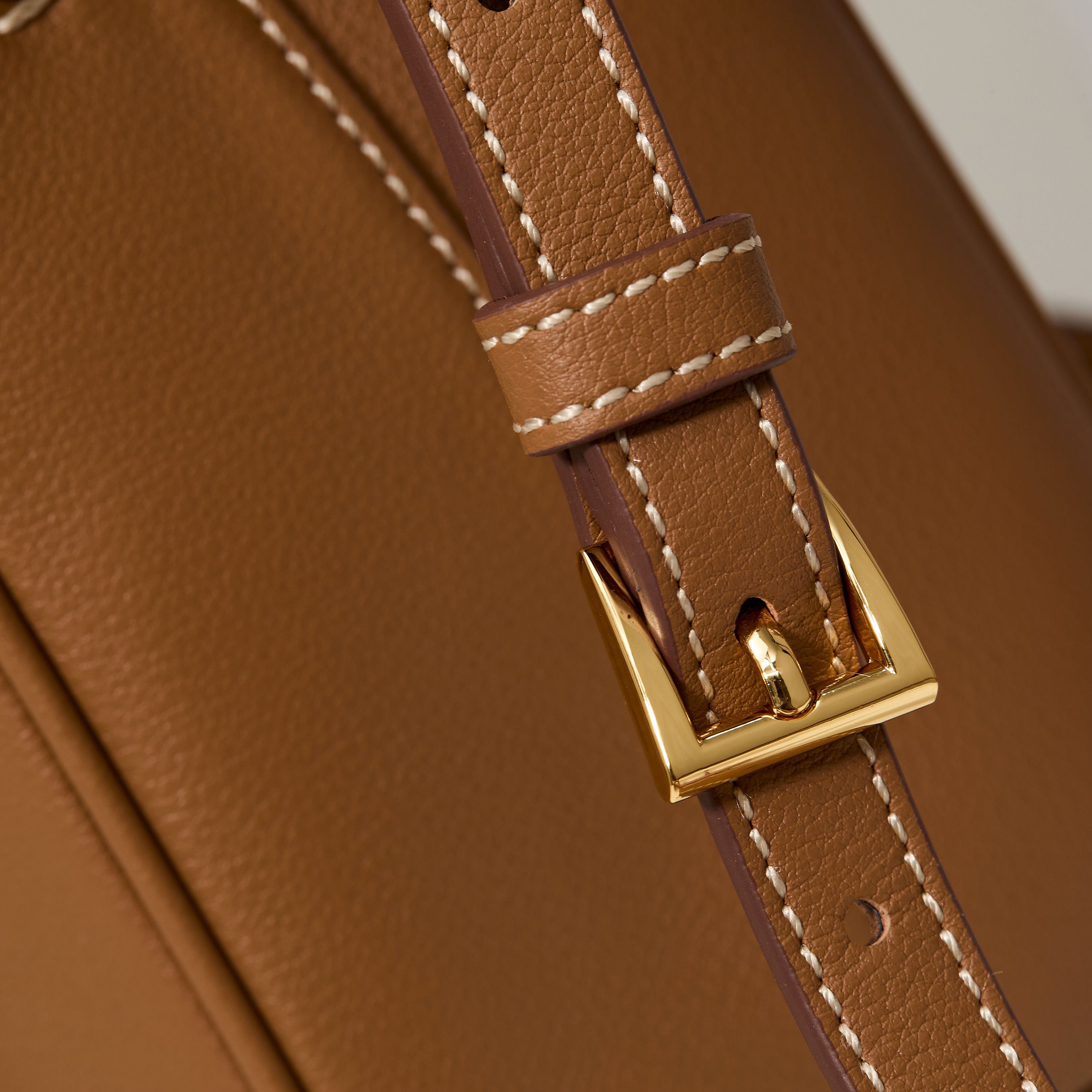 Prada 프라다 갤러리아 스몰 토트백 그레인드 카프스킨 카멜 브라운 골드 하드웨어 1BA896 20cm 15