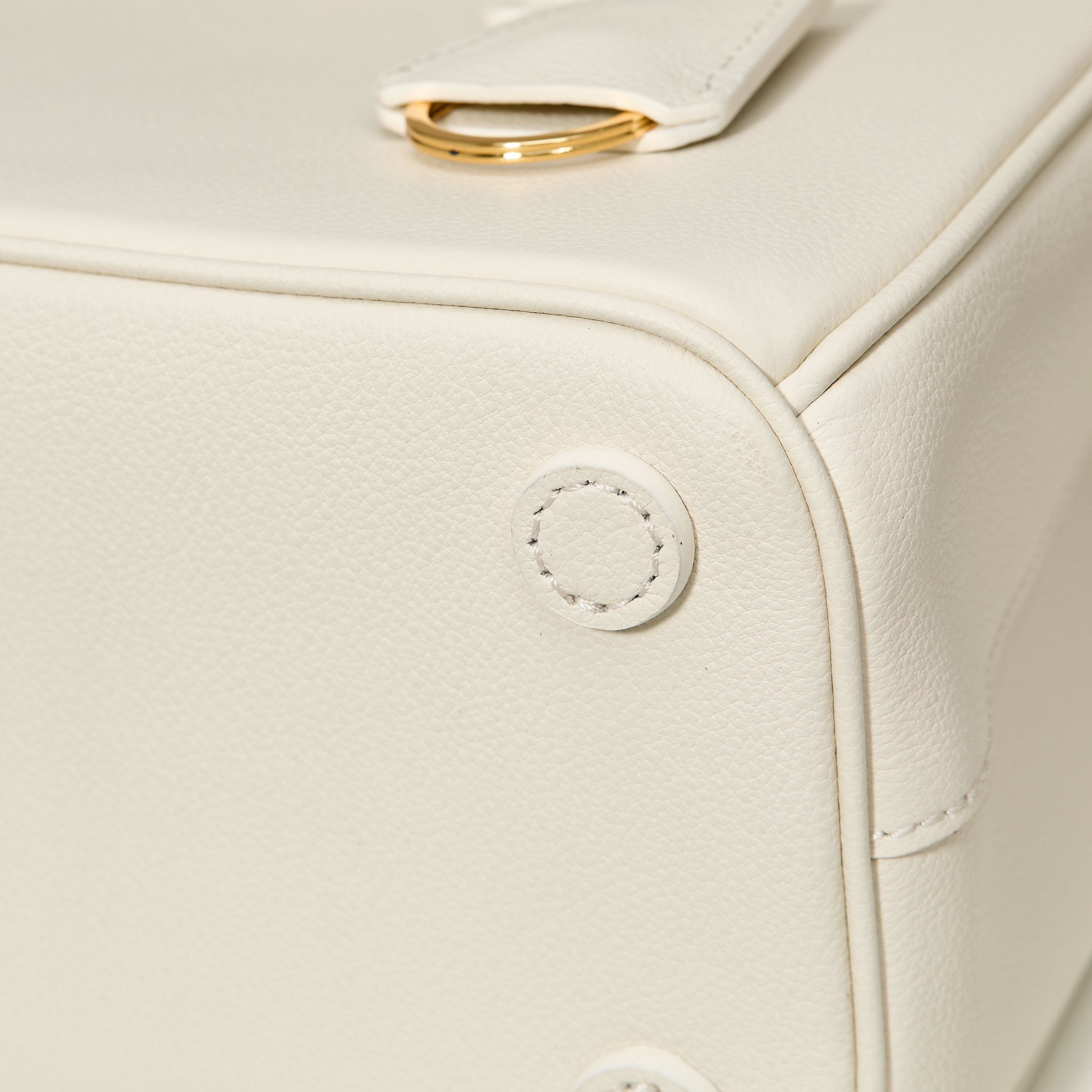 Prada 프라다 갤러리아 스몰 토트백 그레인드 카프스킨 아이보 골드 하드웨어 1BA896 20cm 15