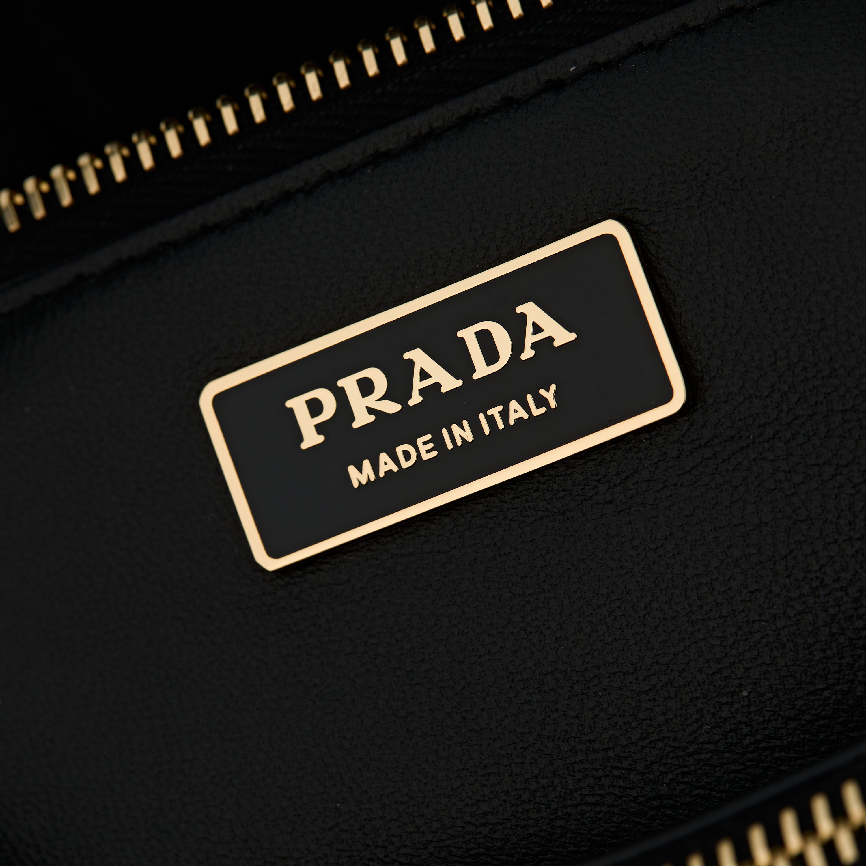 Prada 프라다 갤러리아 스몰 토트백 그레인드 카프스킨 카멜 블랙 골드 하드웨어 1BA896 20cm 8