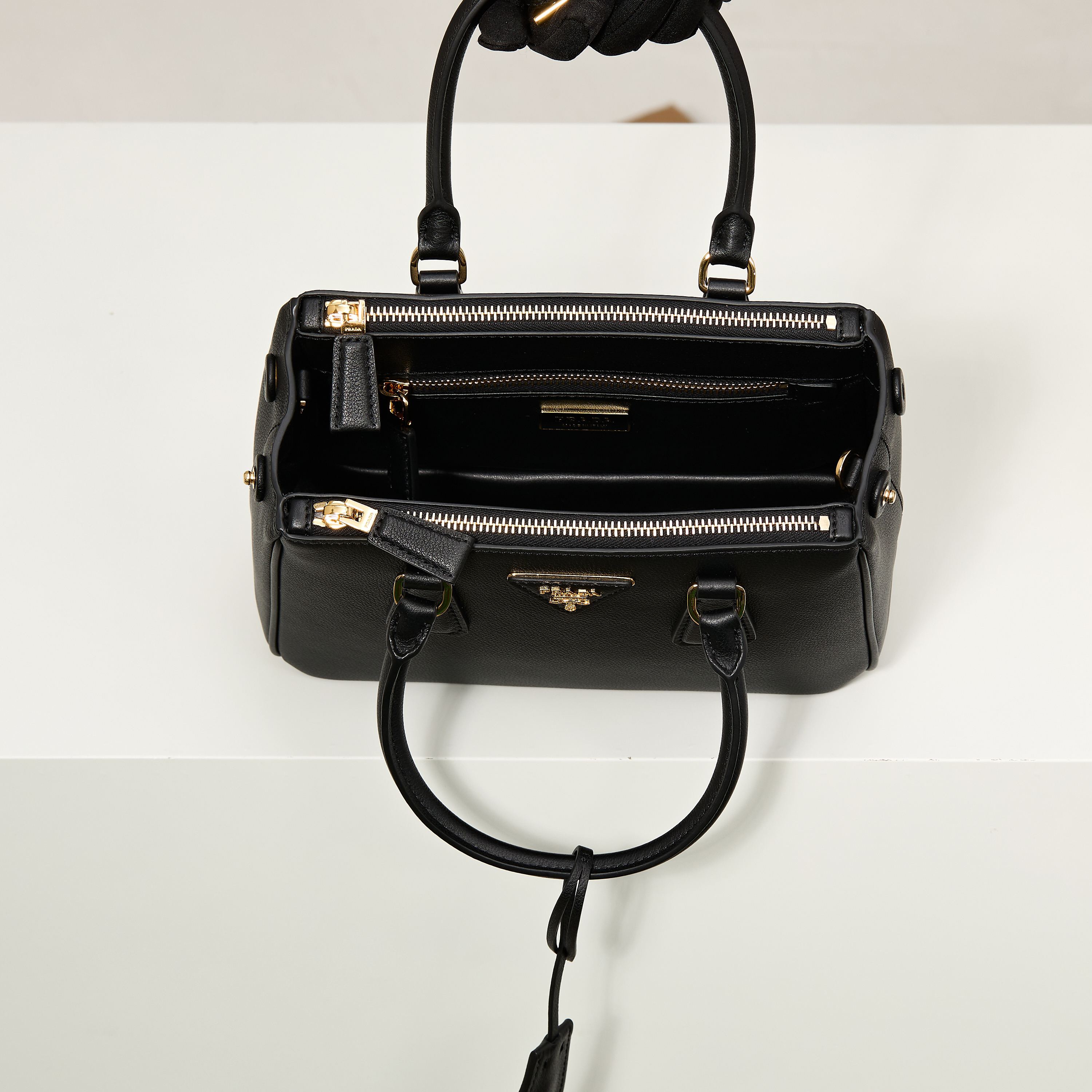 Prada 프라다 갤러리아 스몰 토트백 그레인드 카프스킨 카멜 블랙 골드 하드웨어 1BA896 20cm 9