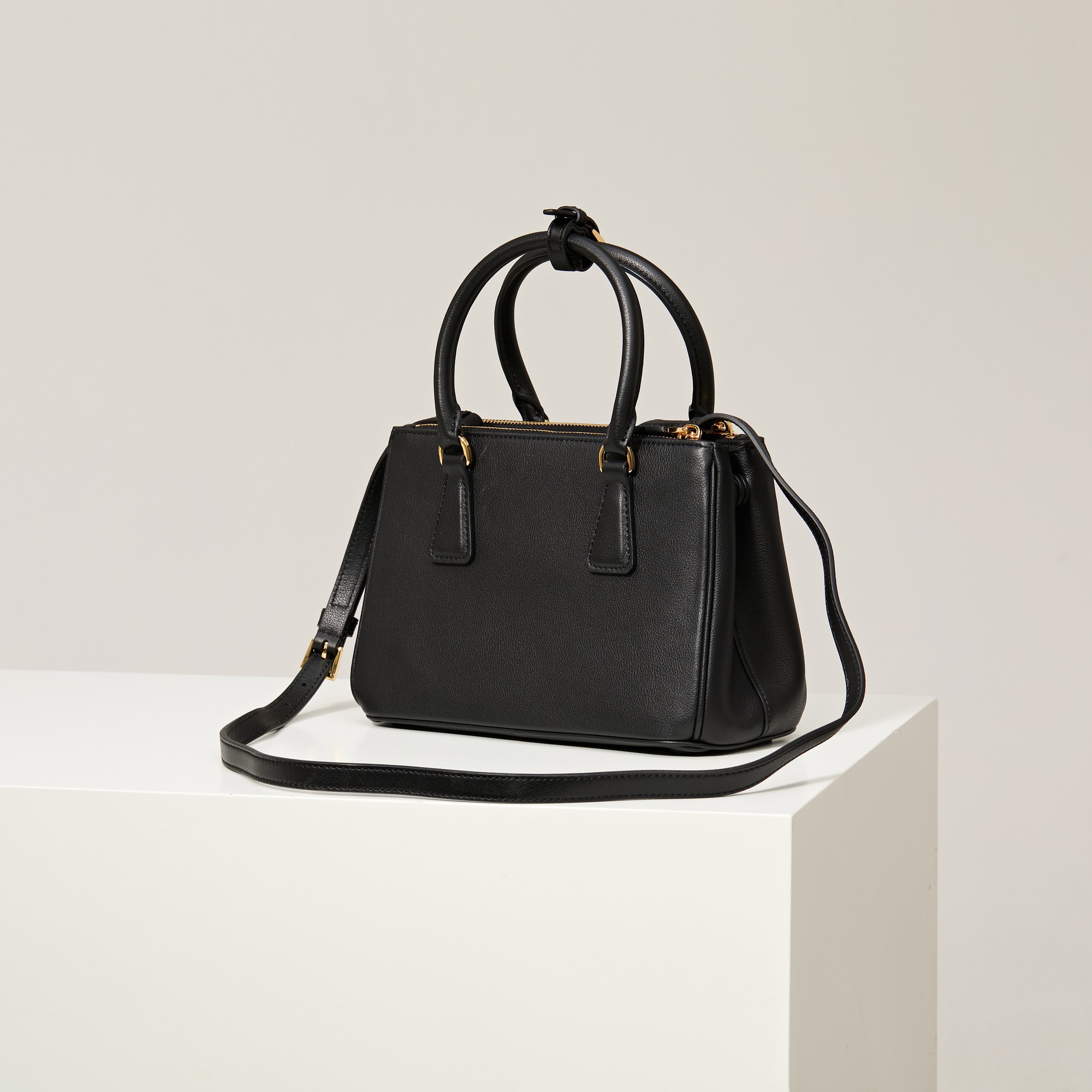 Prada 프라다 갤러리아 스몰 토트백 그레인드 카프스킨 카멜 블랙 골드 하드웨어 1BA896 20cm 11