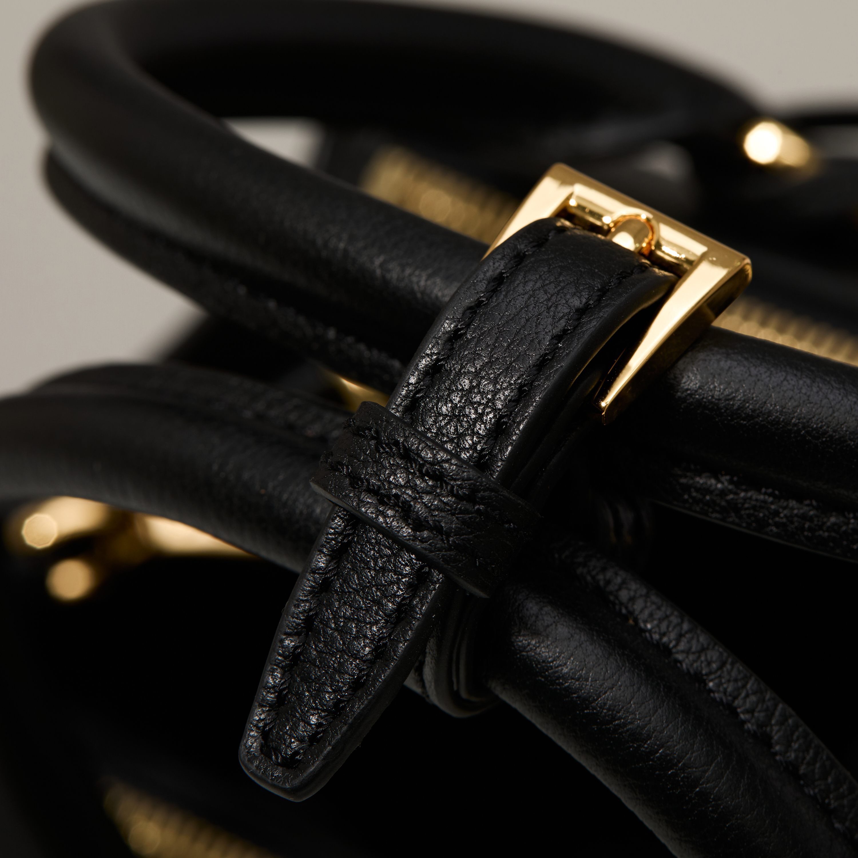 Prada 프라다 갤러리아 스몰 토트백 그레인드 카프스킨 카멜 블랙 골드 하드웨어 1BA896 20cm 18