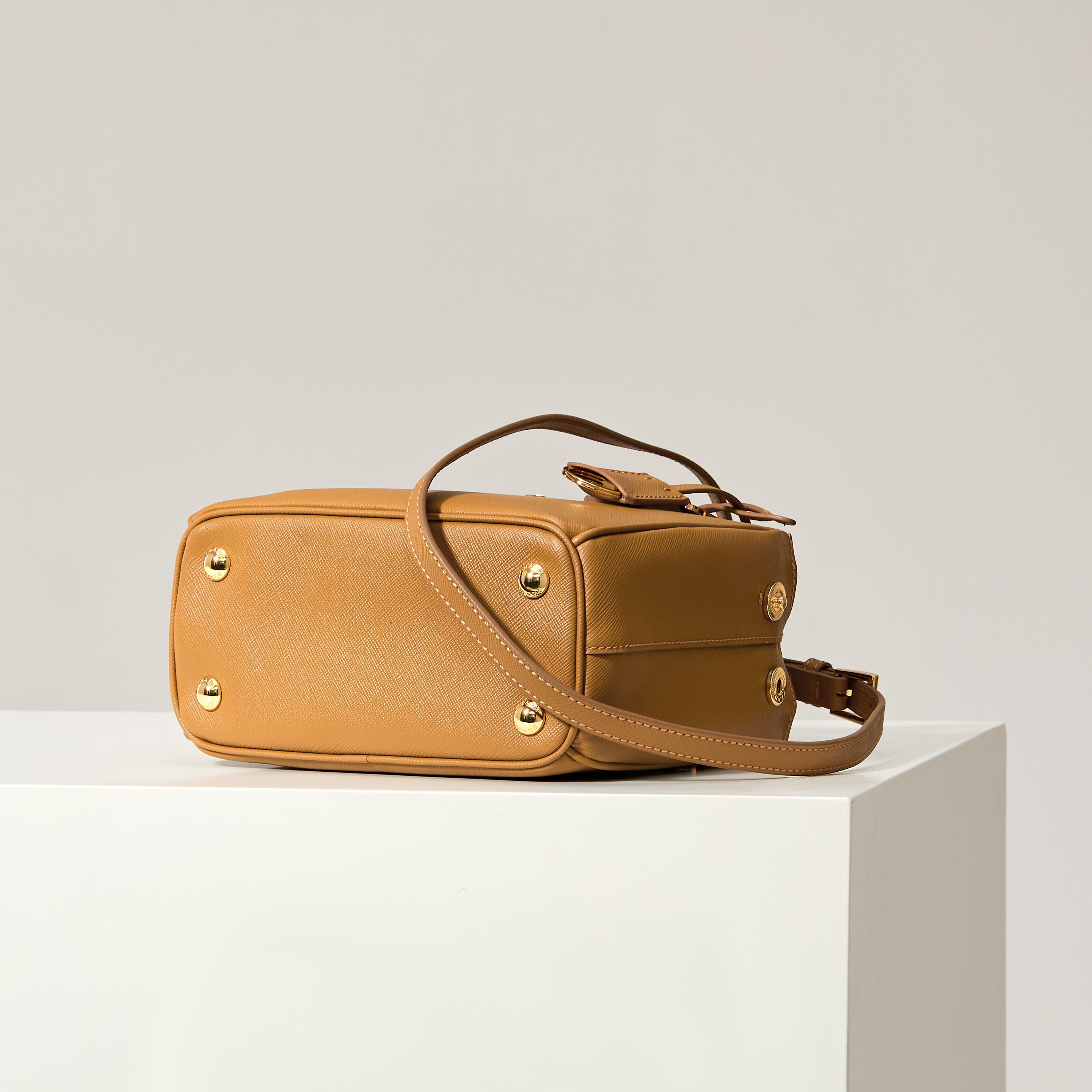 Prada 프라다 미니 갤러리아 토트백 사피아노 레더 카멜 브라운 골드 20cm 4