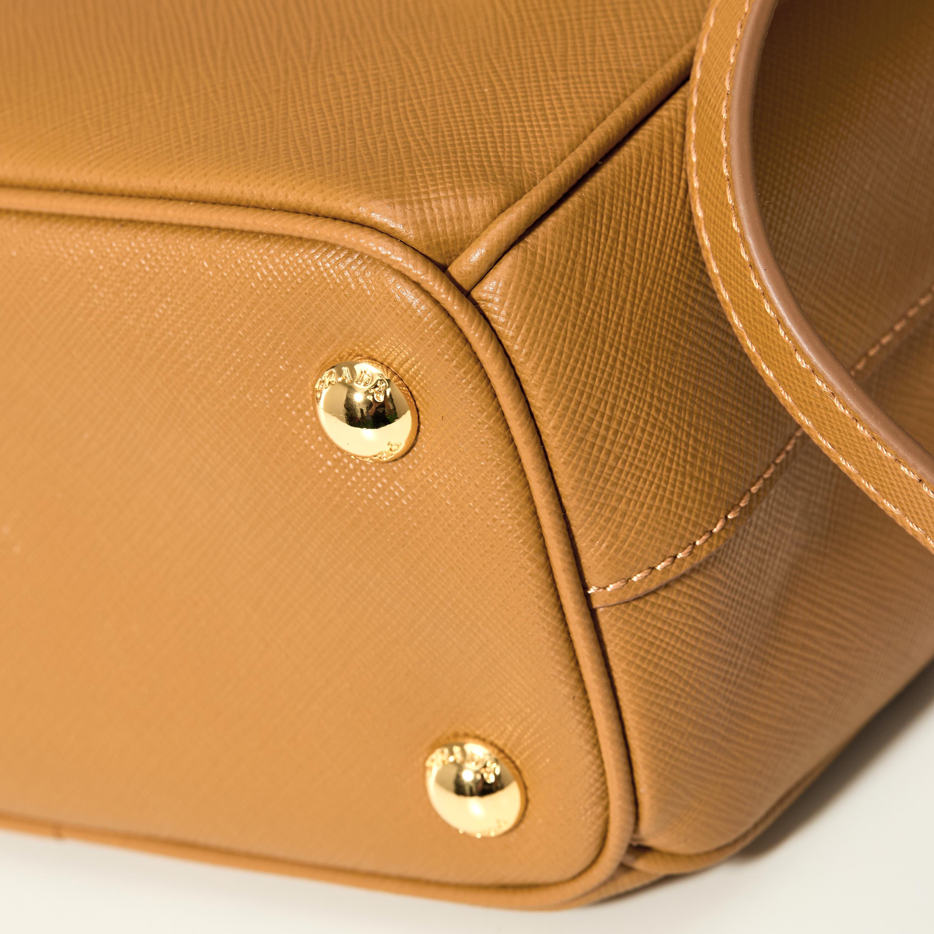 Prada 프라다 미니 갤러리아 토트백 사피아노 레더 카멜 브라운 골드 20cm 15