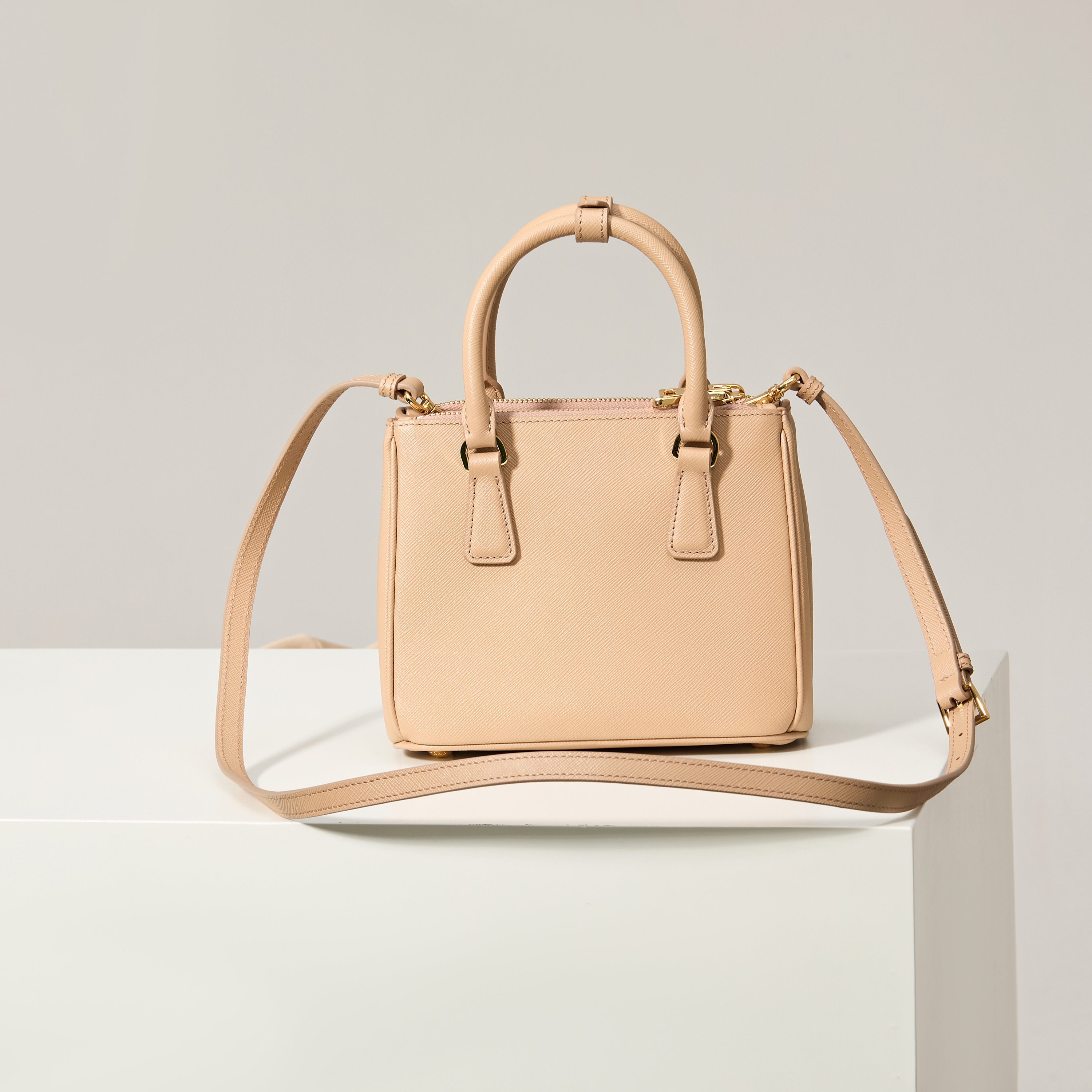 Prada 프라다 미니 갤러리아 토트백 사피아노 레더 카멜 핑크 골드 20cm 2