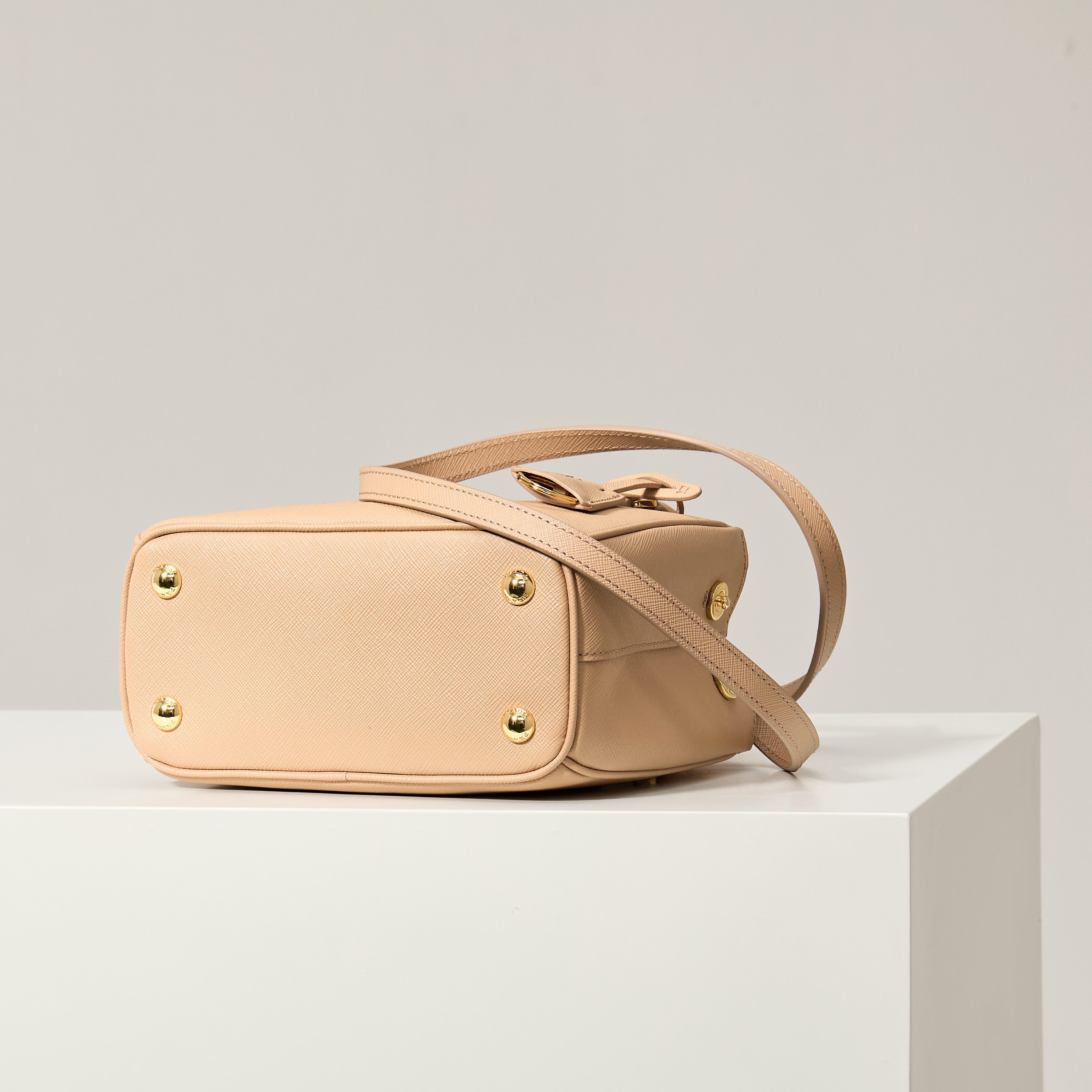 Prada 프라다 미니 갤러리아 토트백 사피아노 레더 카멜 핑크 골드 20cm 4