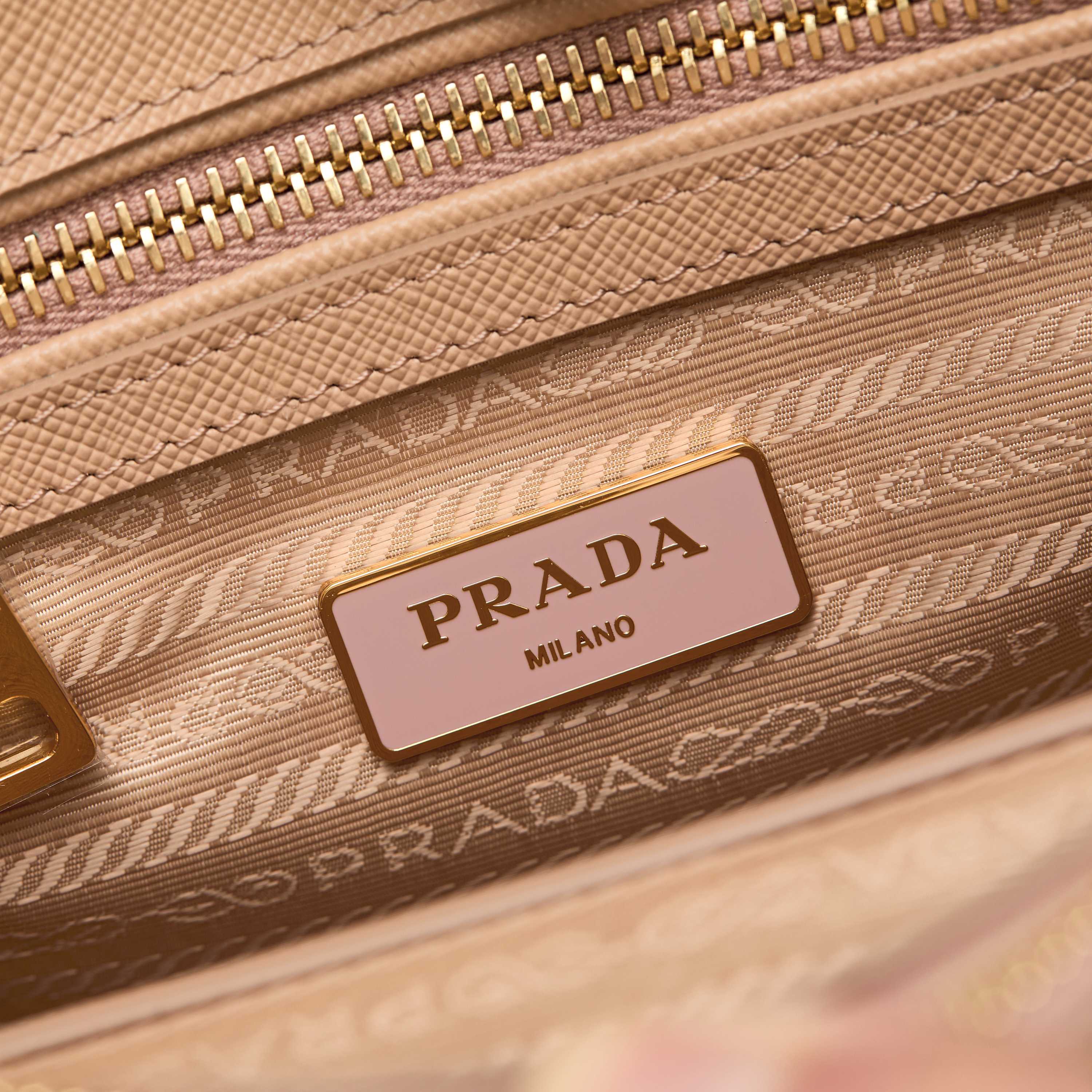 Prada 프라다 미니 갤러리아 토트백 사피아노 레더 카멜 핑크 골드 20cm 8