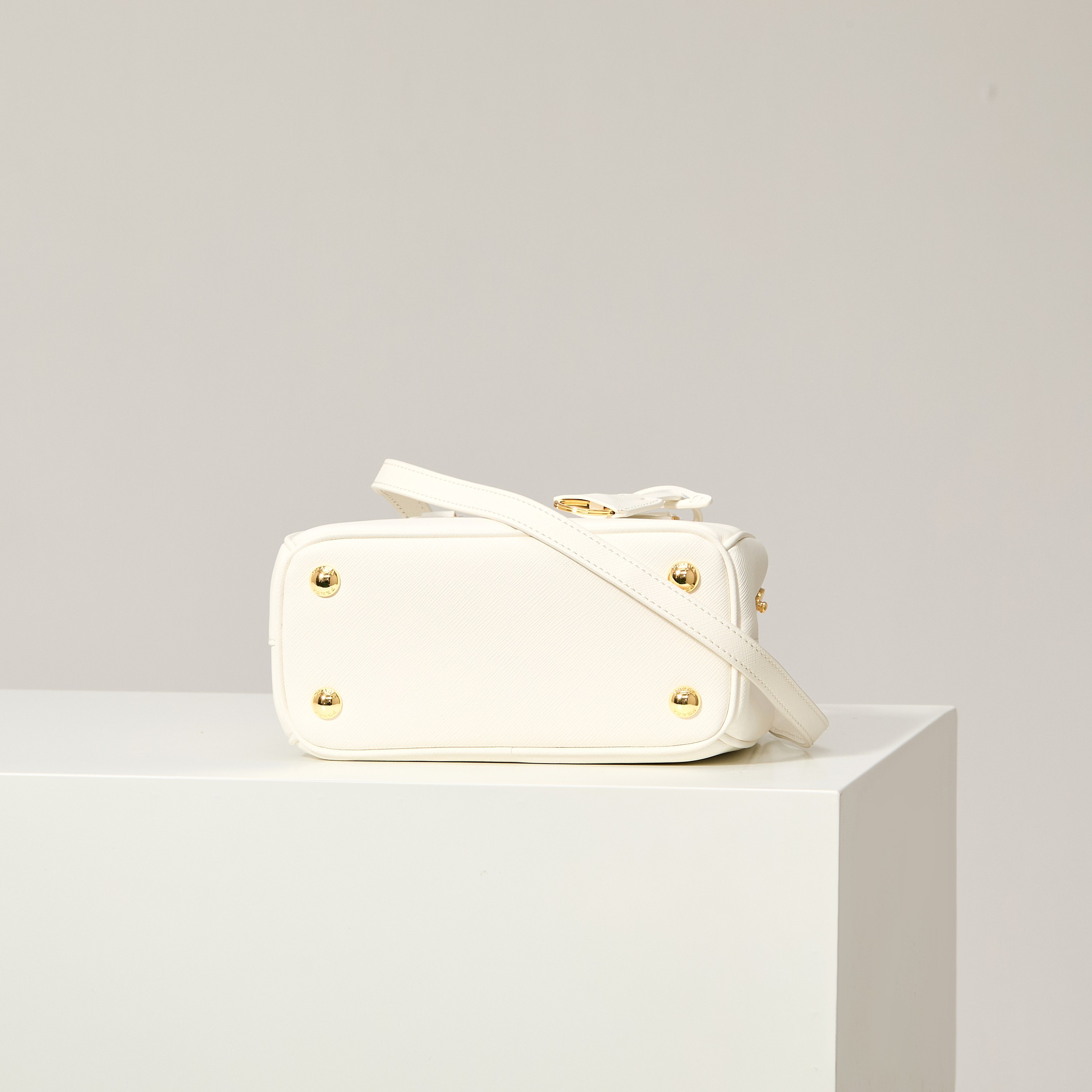 Prada 프라다 미니 갤러리아 토트백 사피아노 레더 아이보리 골드 20cm 12