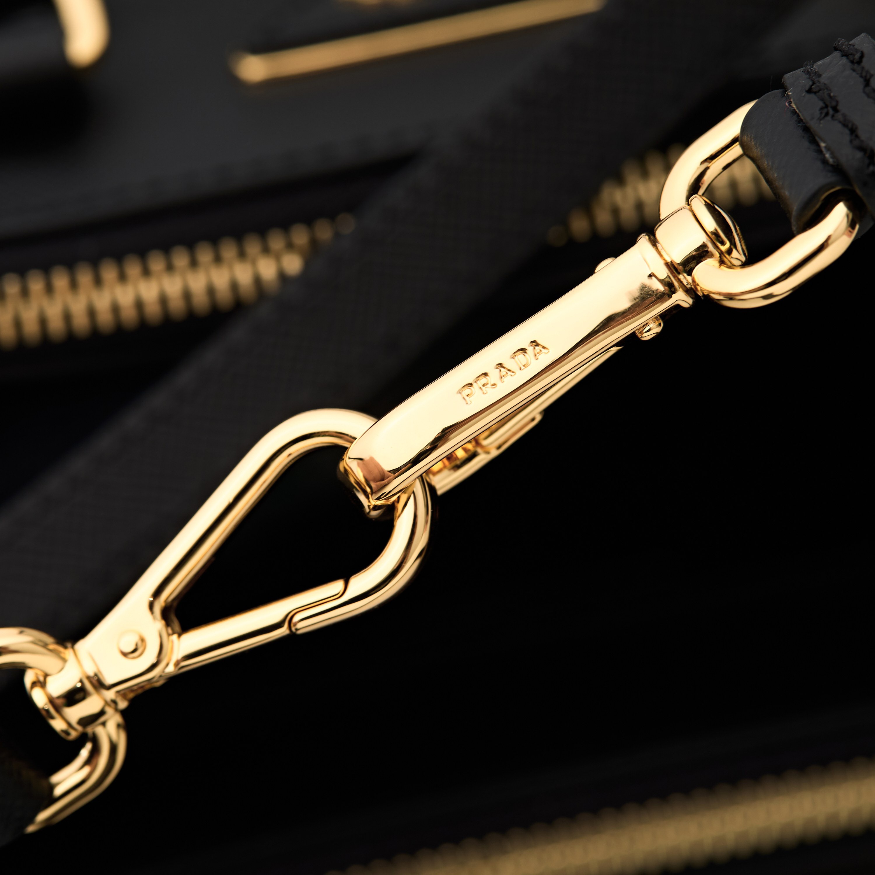 Prada 프라다 미니 갤러리아 토트백 사피아노 레더 블랙 골드 20cm 6