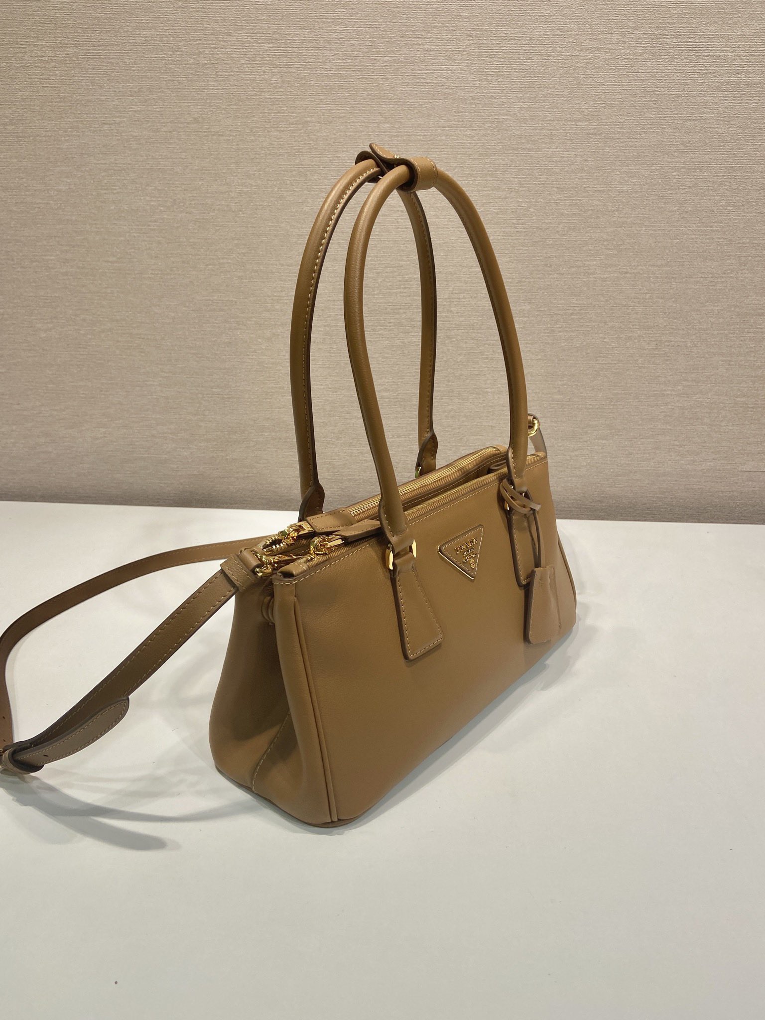 Prada 프라다 1BA457 더블 핸들 토트백 레더 브라운 골드 28cm 3