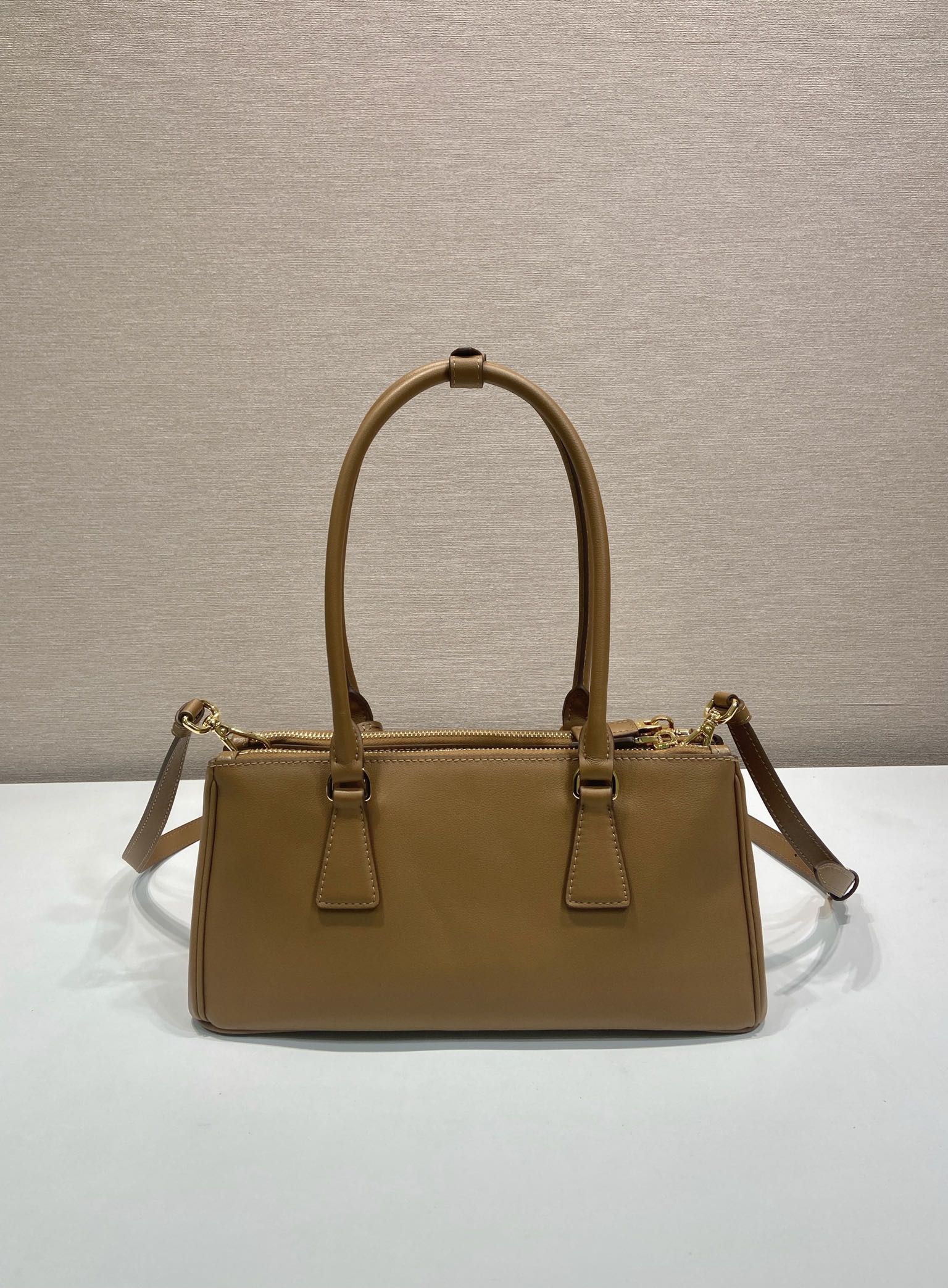 Prada 프라다 1BA457 더블 핸들 토트백 레더 브라운 골드 28cm 4