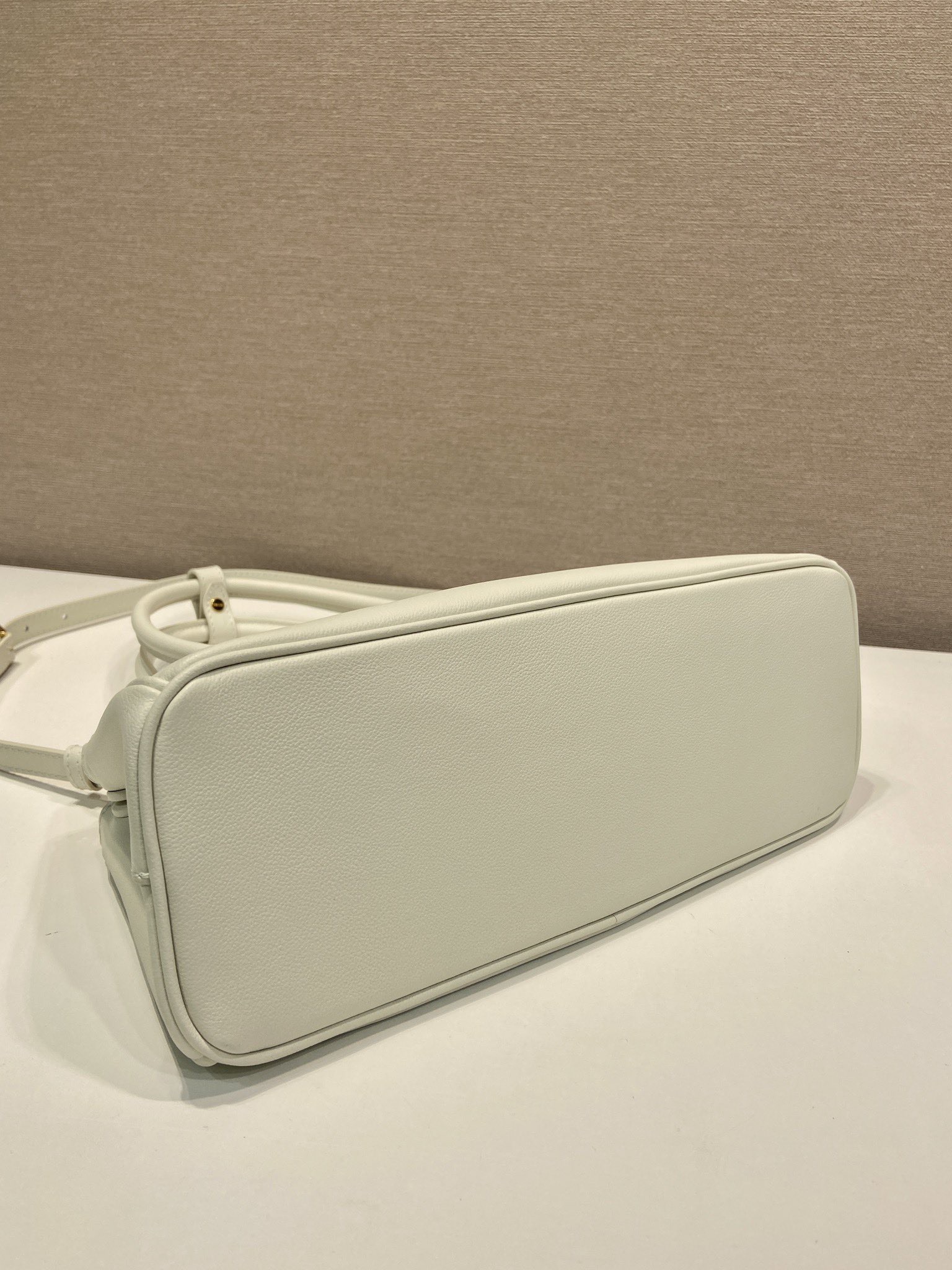 Prada 프라다 1BA457 더블 핸들 토트백 레더 아이보리 골드 28cm 6