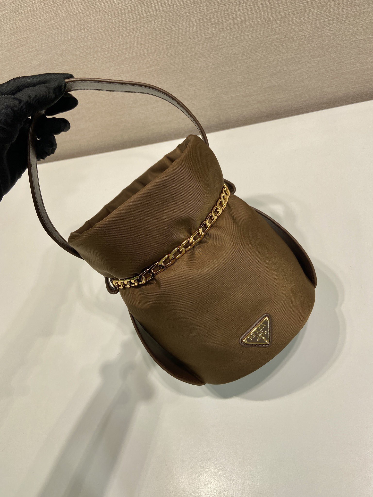 Prada 프라다 1BE088 나일론 버킷백 골드 체인 브라운 14cm 3