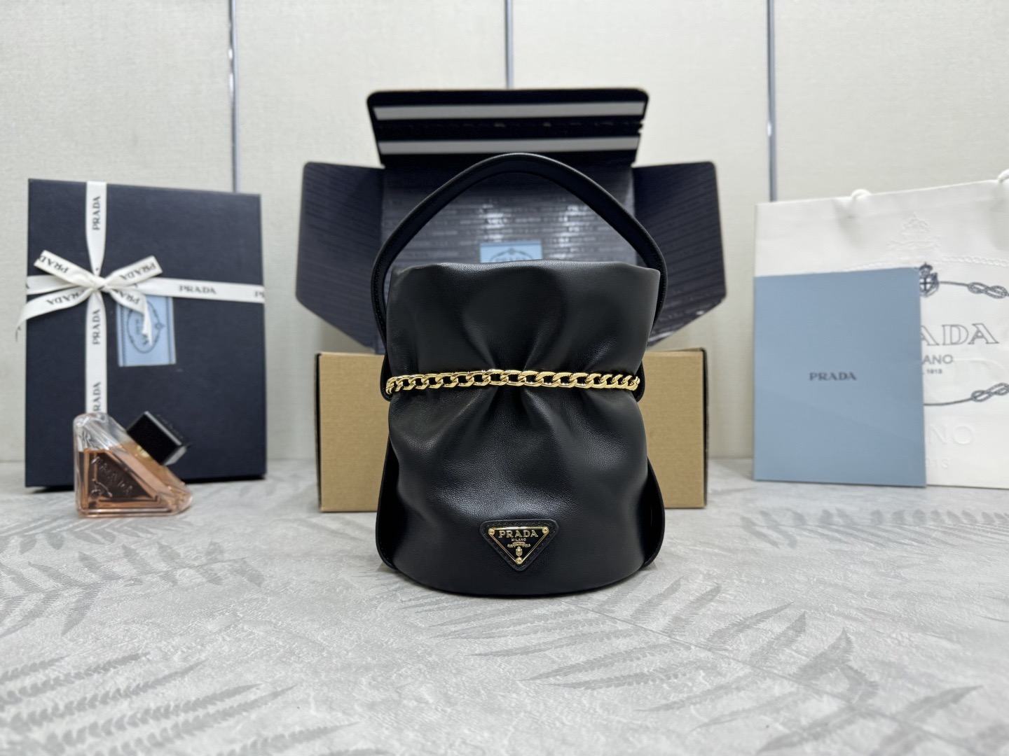 Prada 프라다 1BE088 램스킨 버킷백 골드 체인 블랙 8
