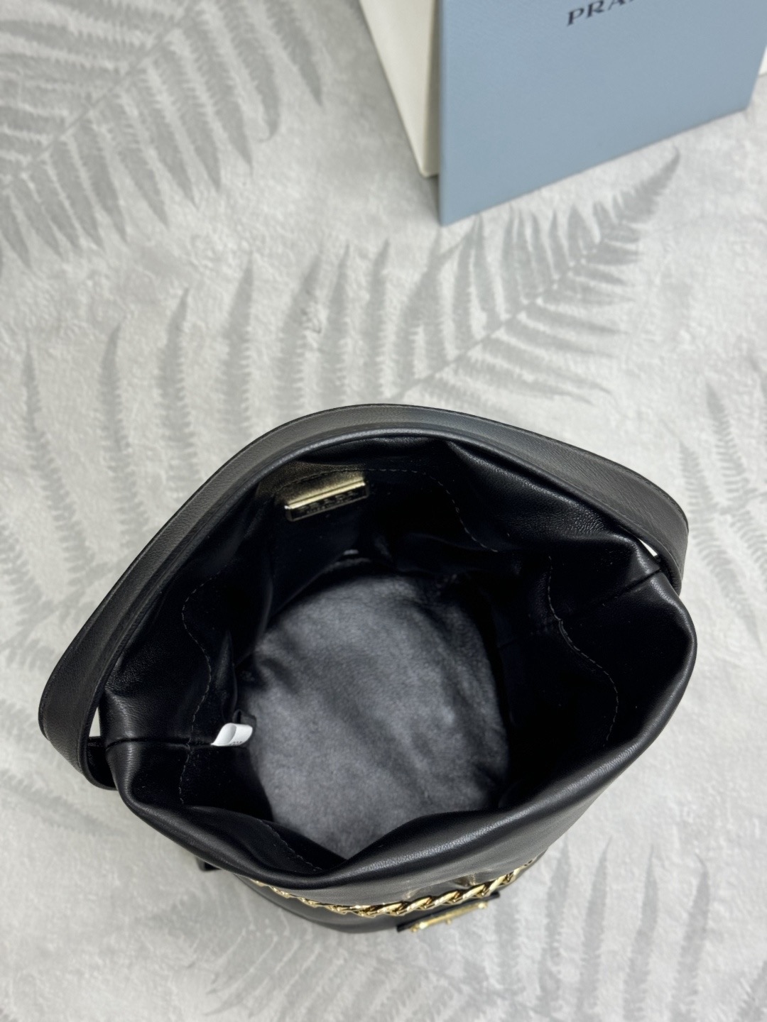 Prada 프라다 1BE088 램스킨 버킷백 골드 체인 블랙 15