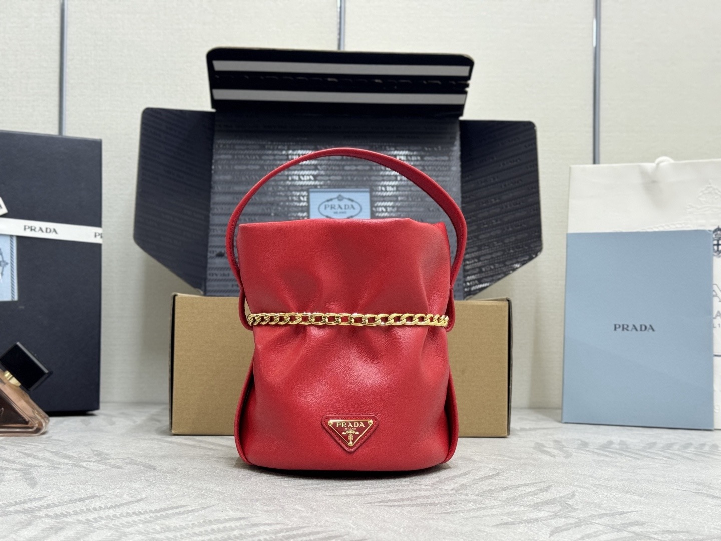 Prada 프라다 1BE088 램스킨 버킷백 골드 체인 블랙 6