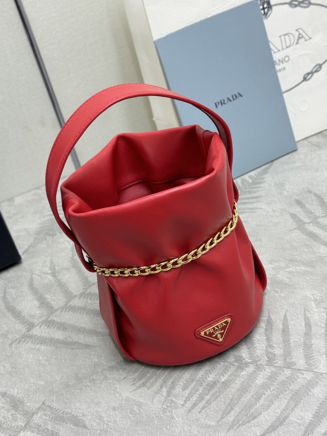 Prada 프라다 1BE088 램스킨 버킷백 골드 체인 블랙 9