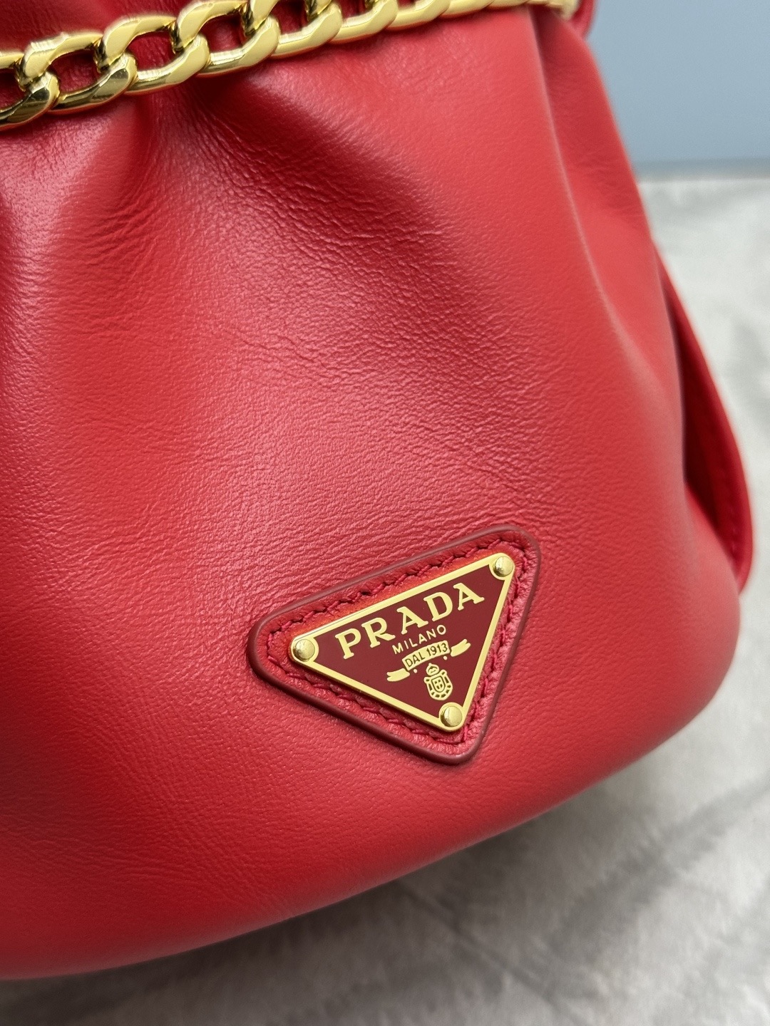 Prada 프라다 1BE088 램스킨 버킷백 골드 체인 블랙 12