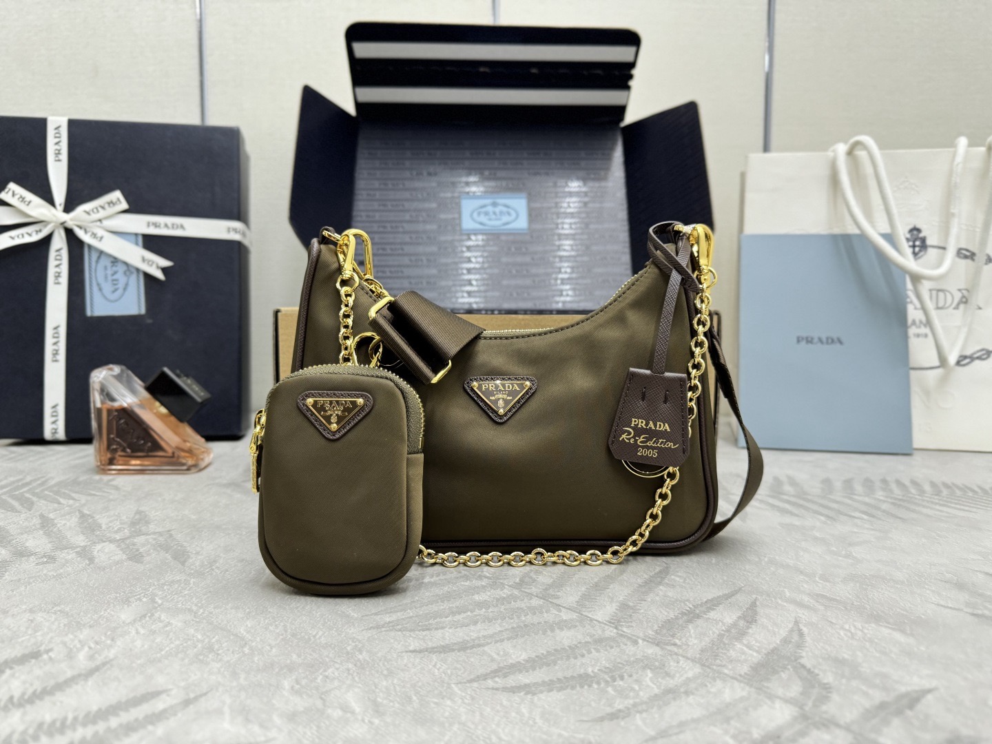 Prada 프라다 1BH204 리에디션 나일론 호보백 3-in-1 테수토 브라운 골드 하드웨어 6