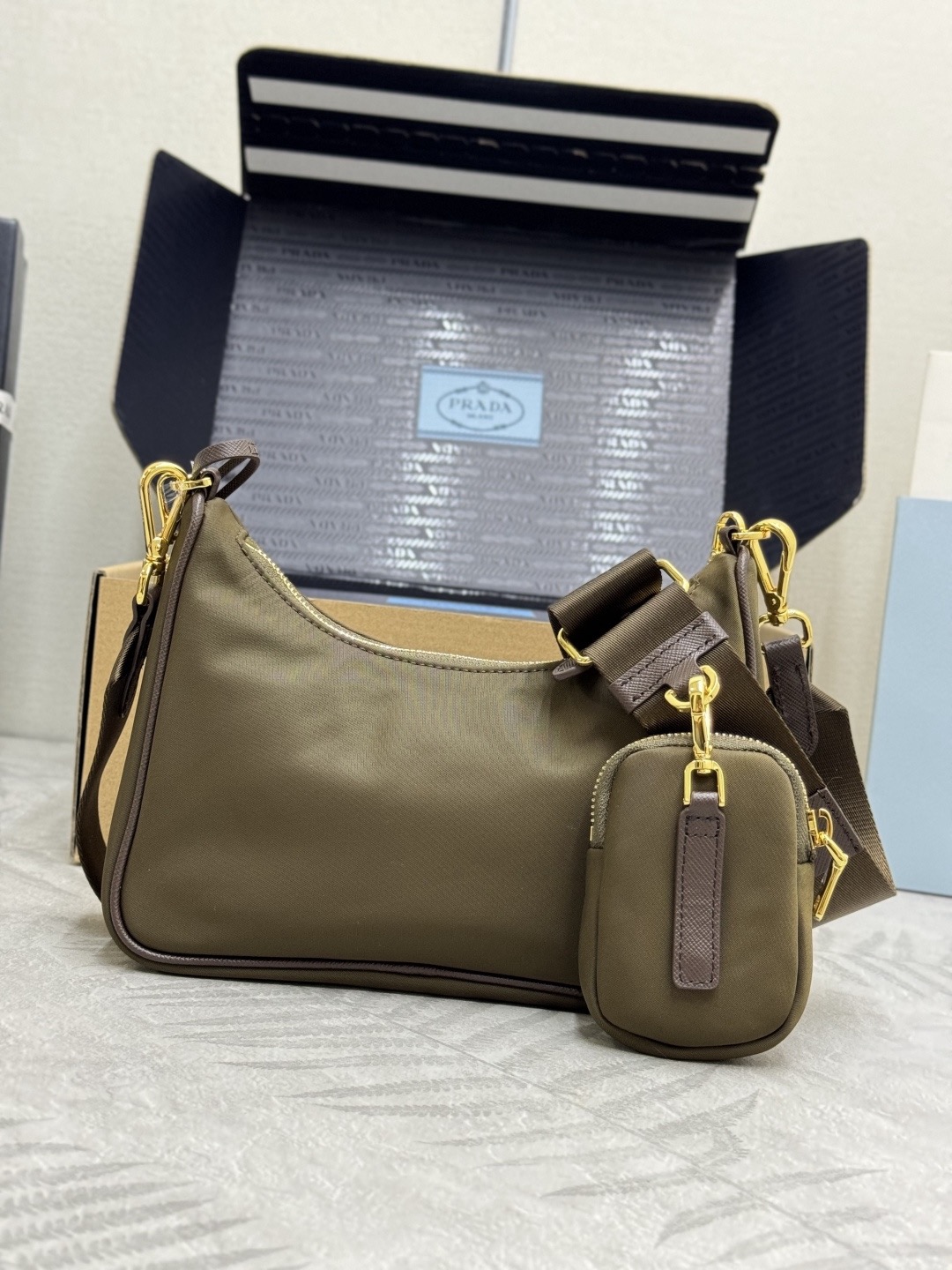 Prada 프라다 1BH204 리에디션 나일론 호보백 3-in-1 테수토 브라운 골드 하드웨어 8