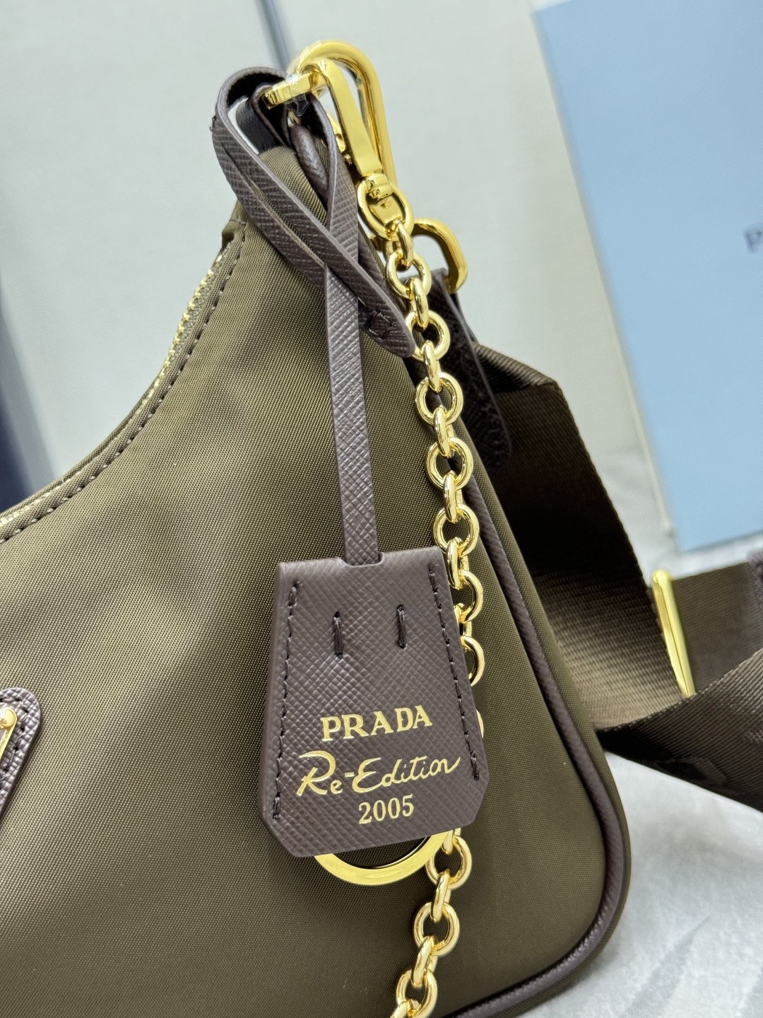 Prada 프라다 1BH204 리에디션 나일론 호보백 3-in-1 테수토 브라운 골드 하드웨어 10