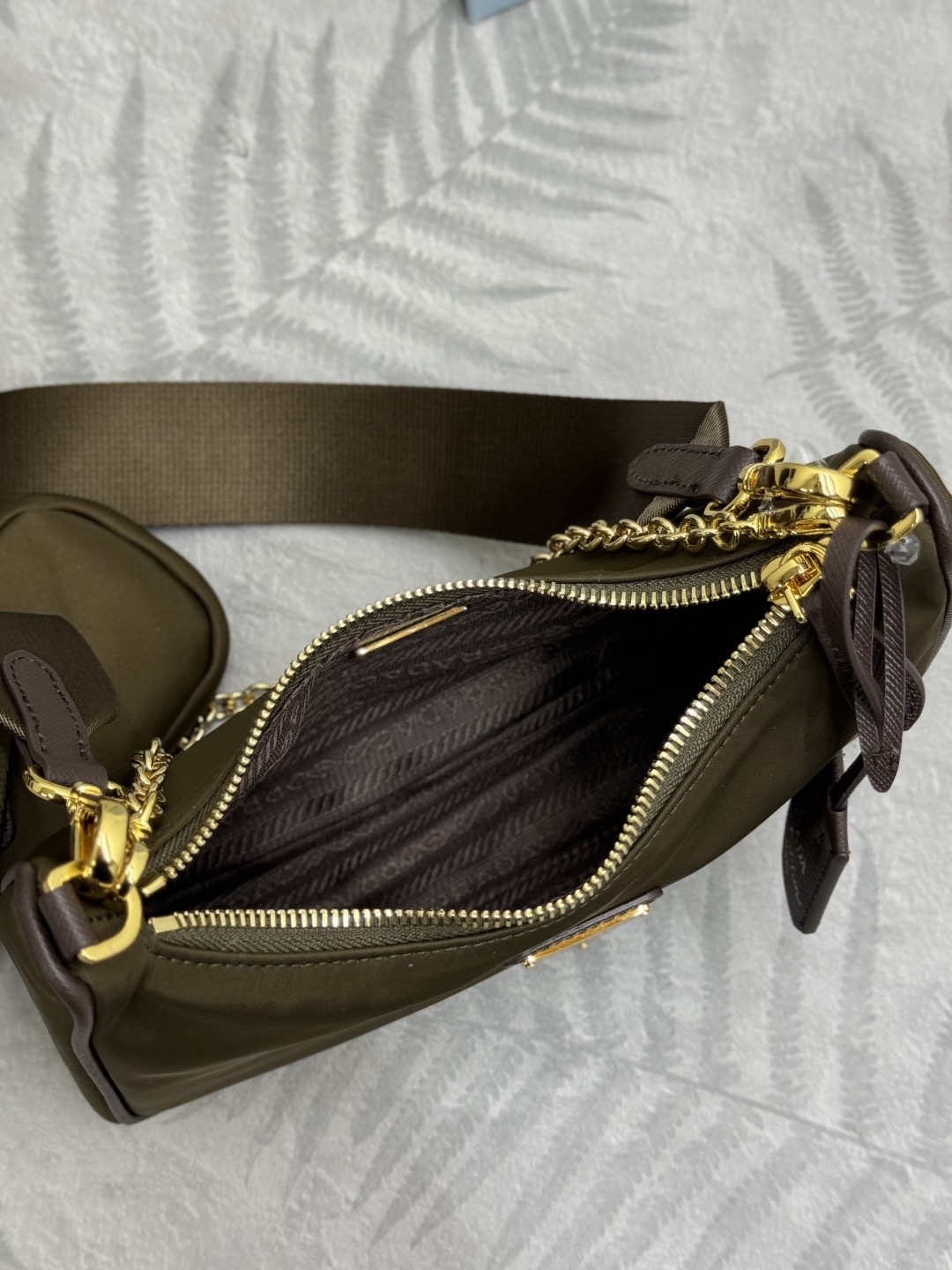 Prada 프라다 1BH204 리에디션 나일론 호보백 3-in-1 테수토 브라운 골드 하드웨어 13