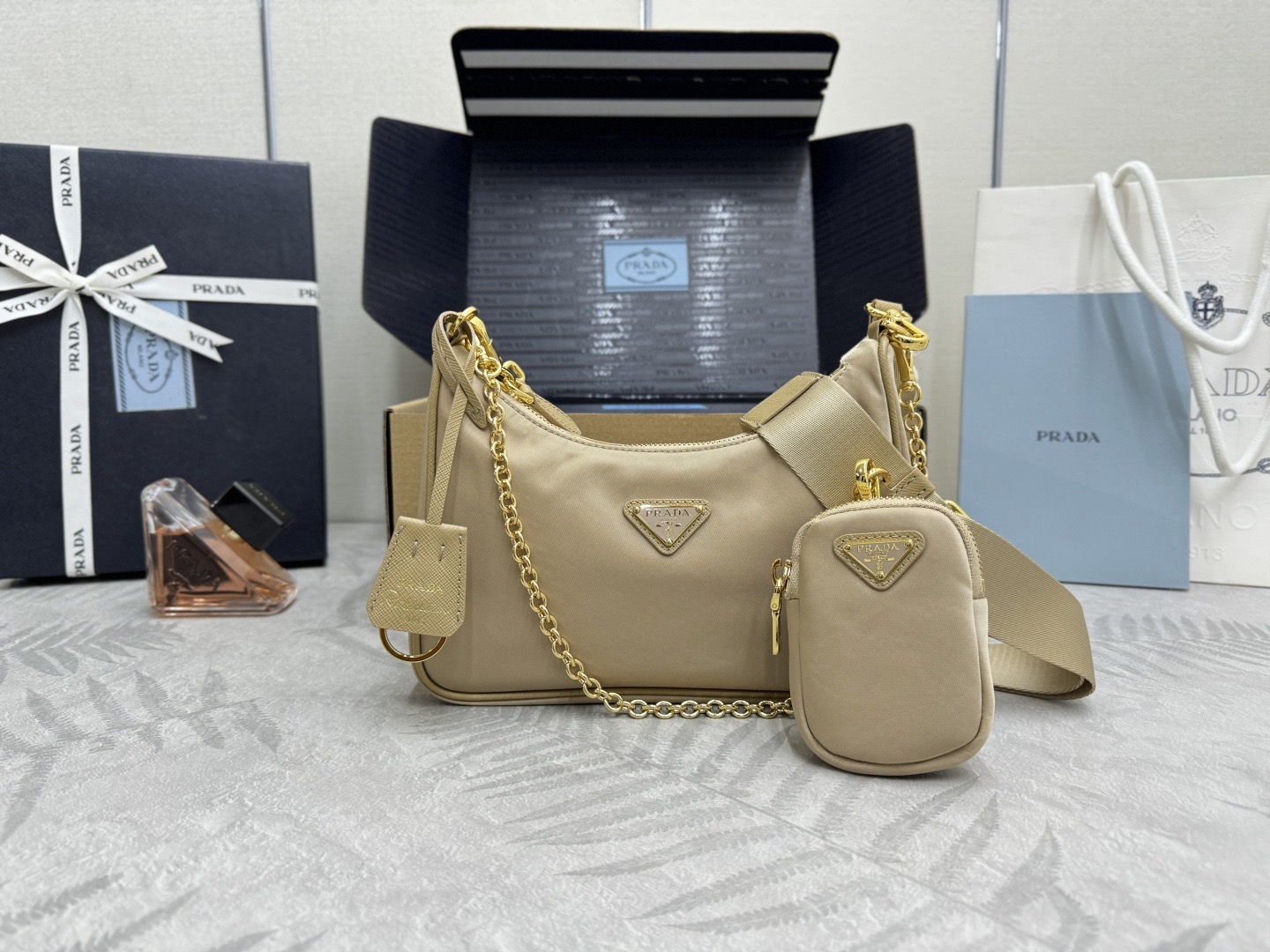 Prada 프라다 1BH204 리에디션 나일론 호보백 3-in-1 테수토 브라운 골드 하드웨어 4