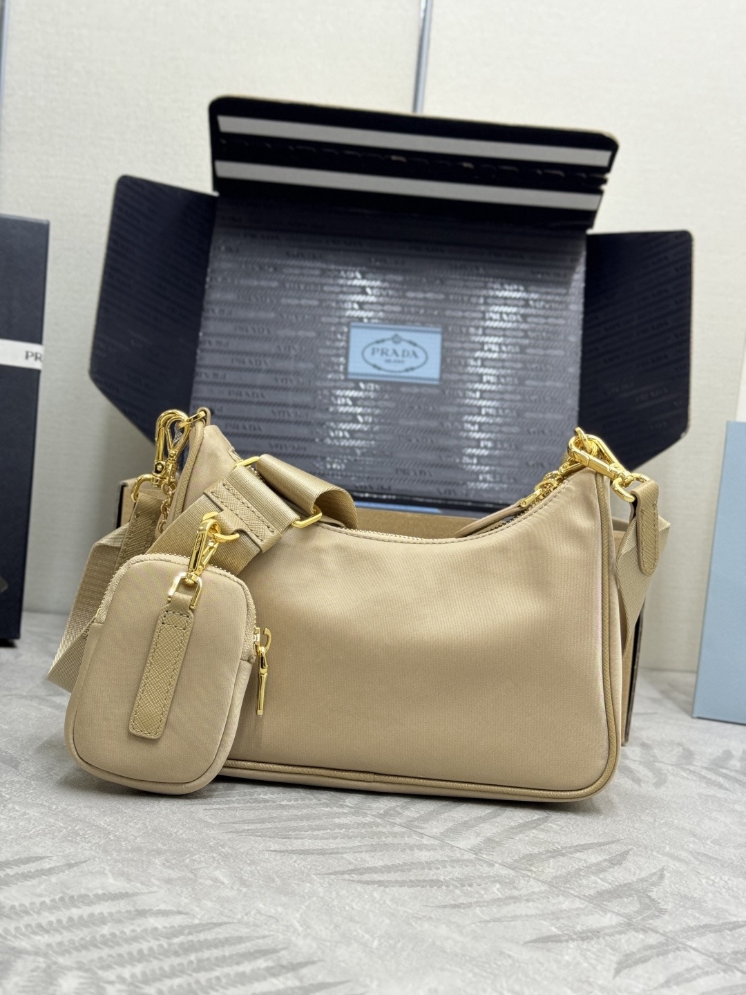 Prada 프라다 1BH204 리에디션 나일론 호보백 3-in-1 테수토 브라운 골드 하드웨어 5