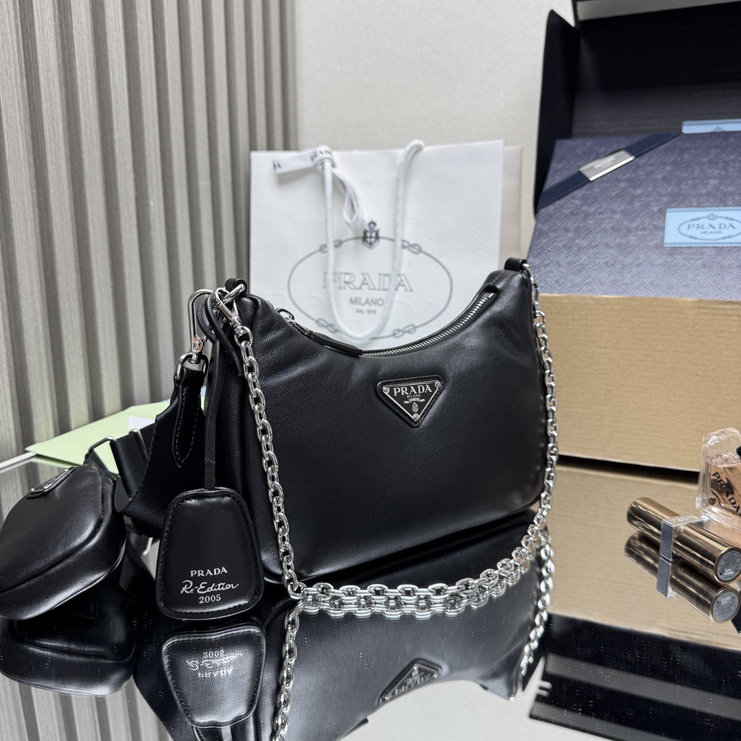 Prada 프라다 Re-Edition 2005 램스킨 3-in-1 숄더백 블랙 실버 하드웨어 3