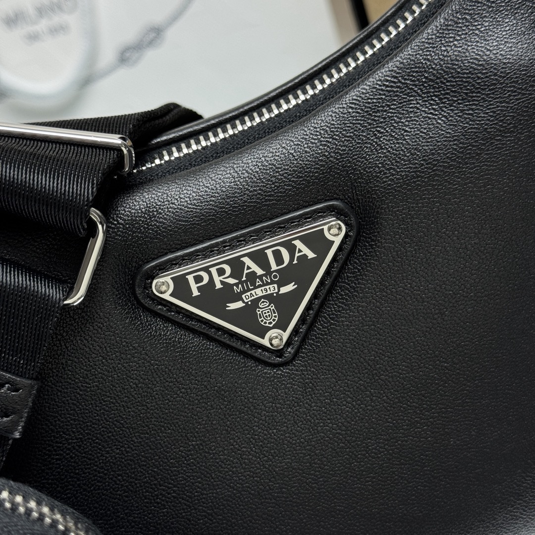 Prada 프라다 Re-Edition 2005 램스킨 3-in-1 숄더백 블랙 실버 하드웨어 5